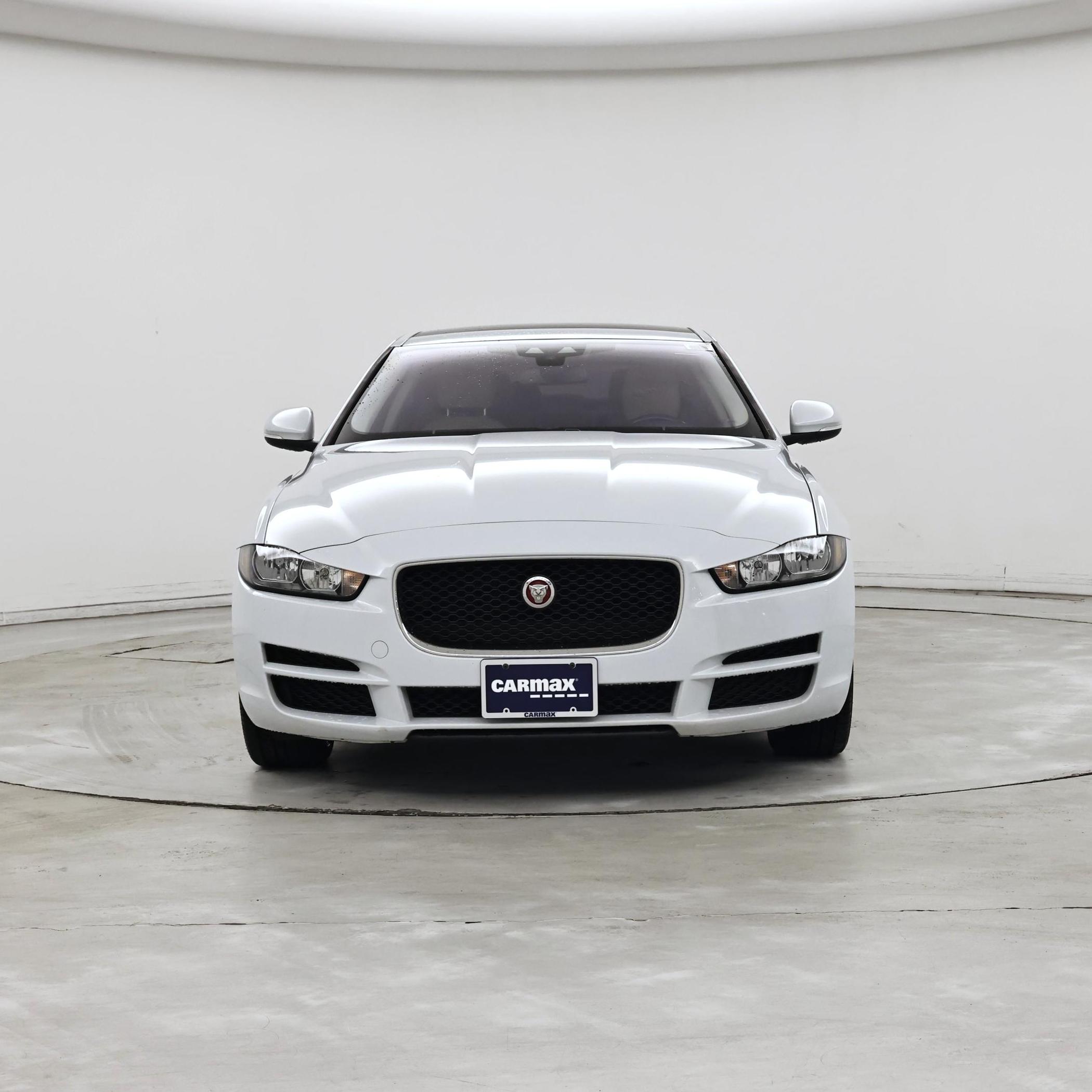 Thumbnail: 2017 Jaguar XE - 5