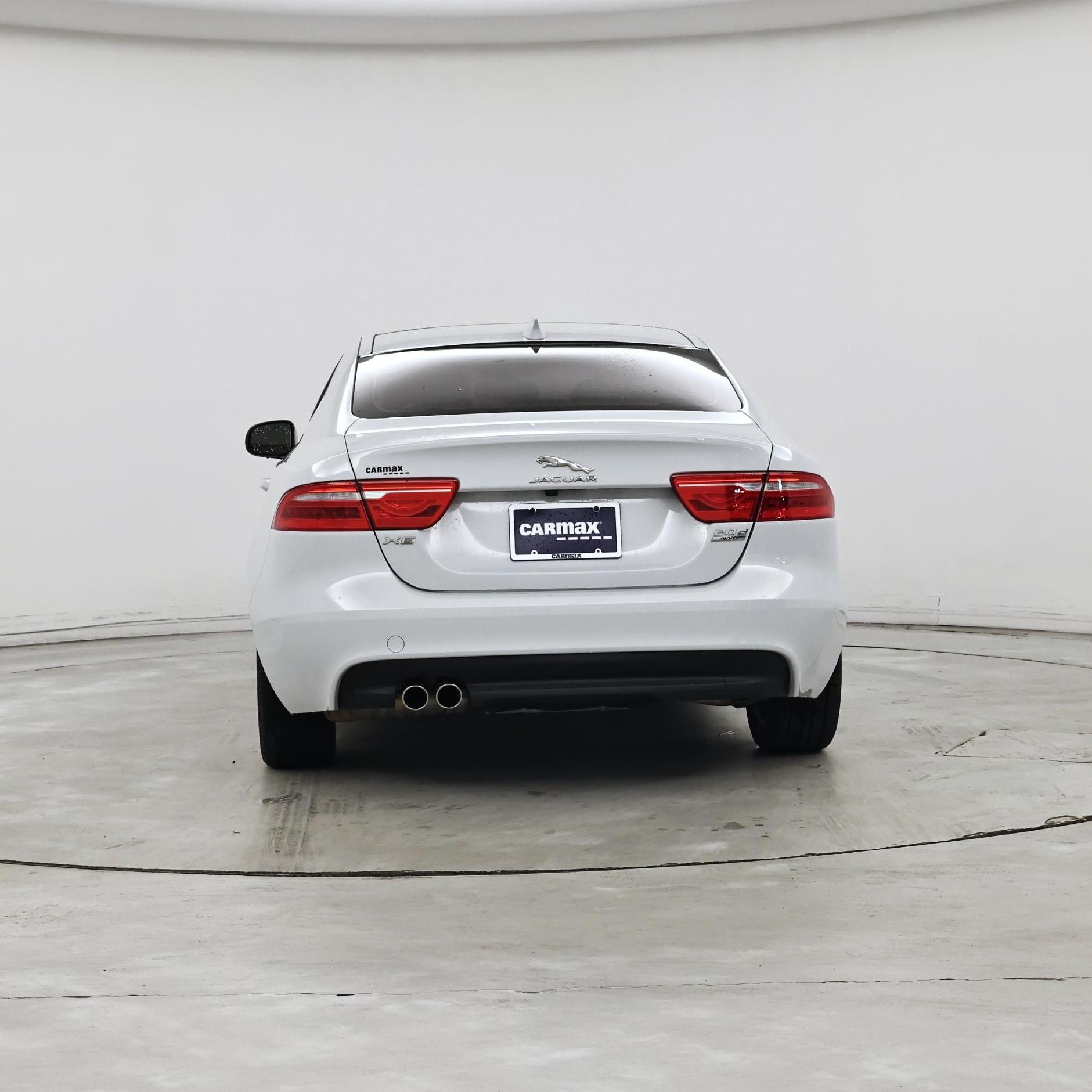 Thumbnail: 2017 Jaguar XE - 6