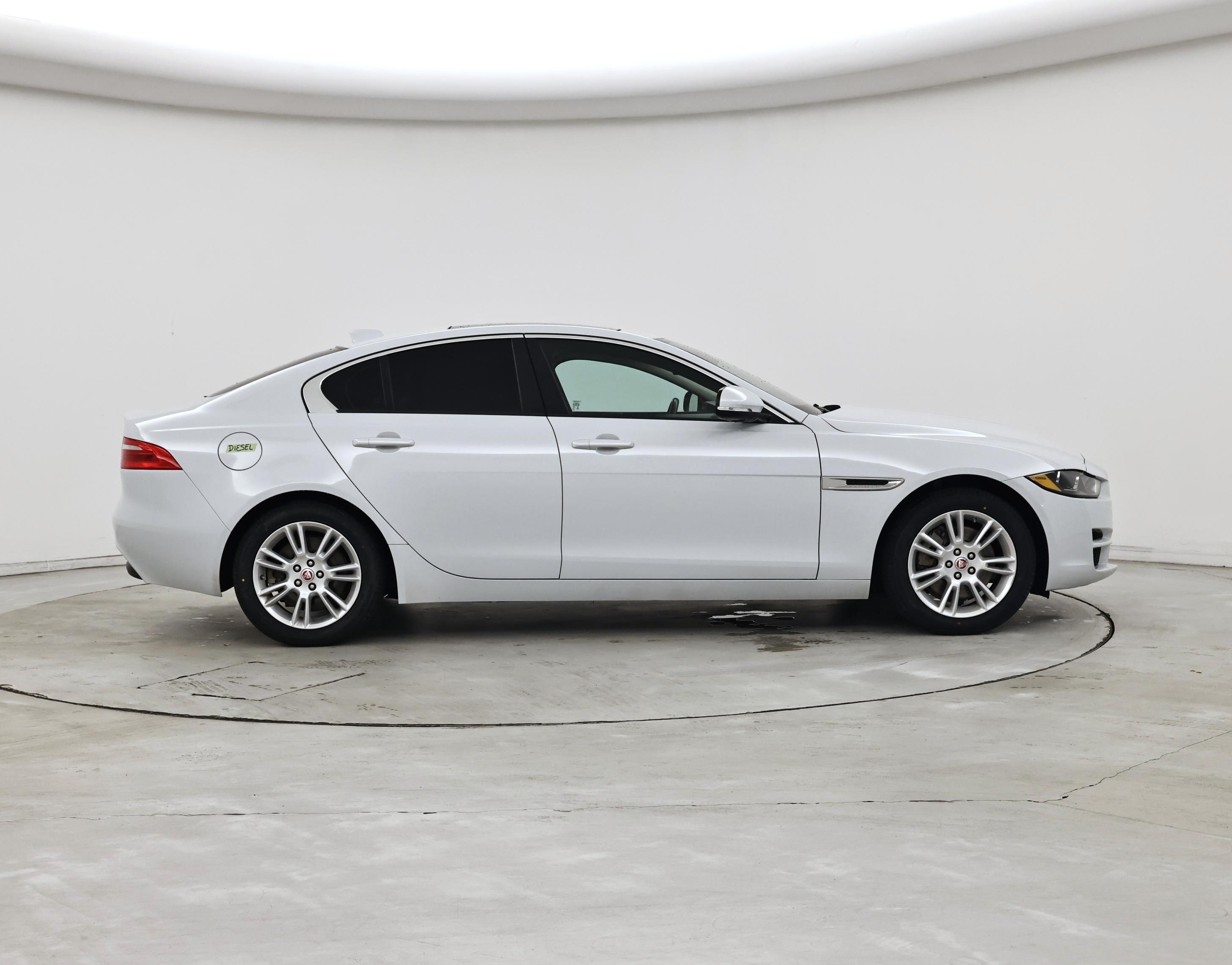 Thumbnail: 2017 Jaguar XE - 7