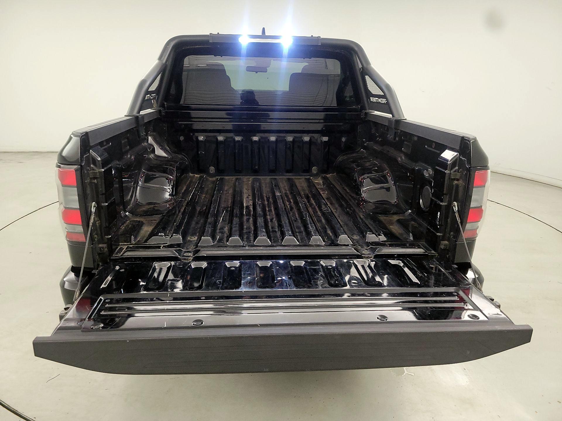 Thumbnail: 2023 Nissan Frontier - 20