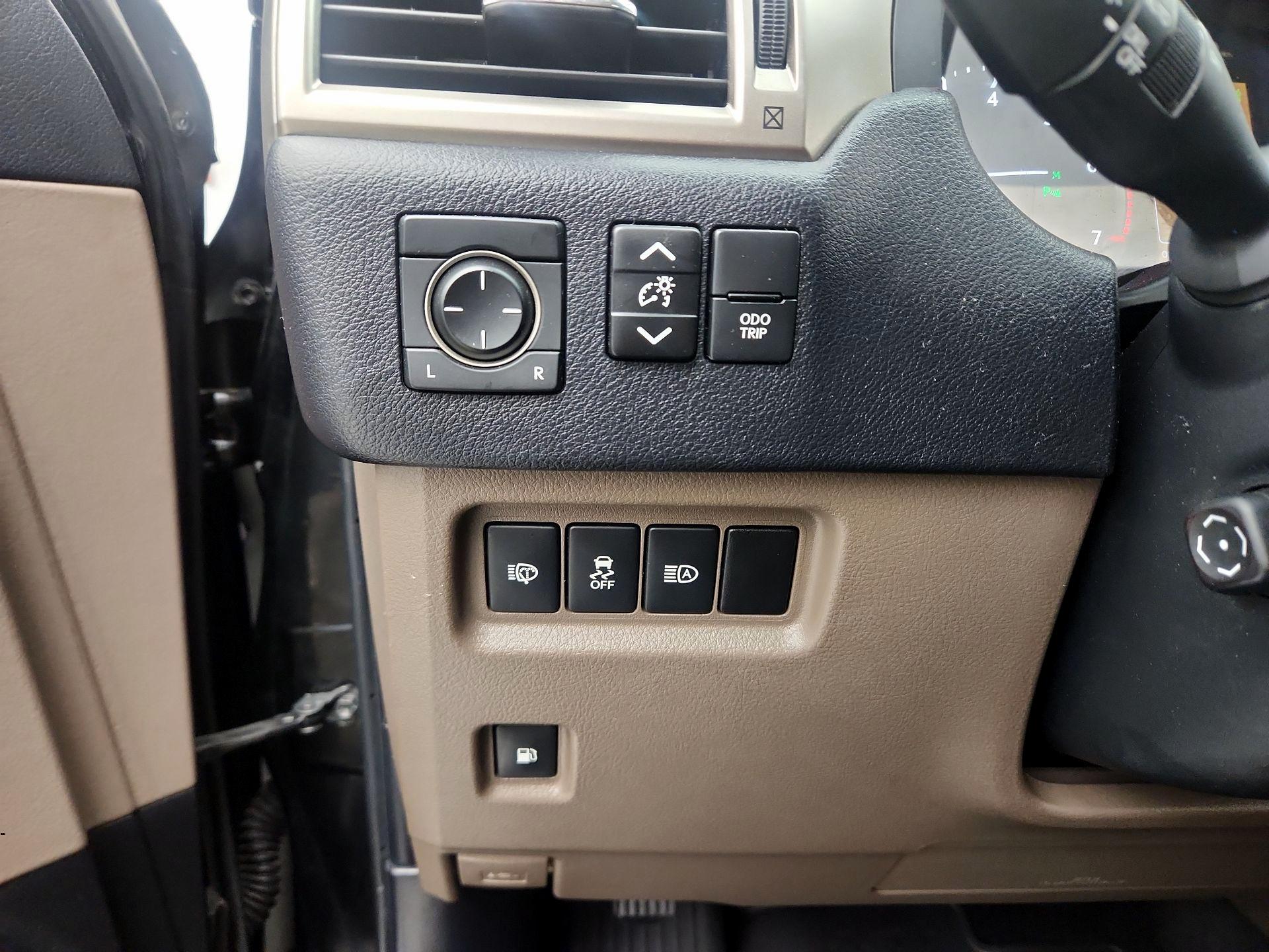 Thumbnail: 2020 Lexus GX - 13