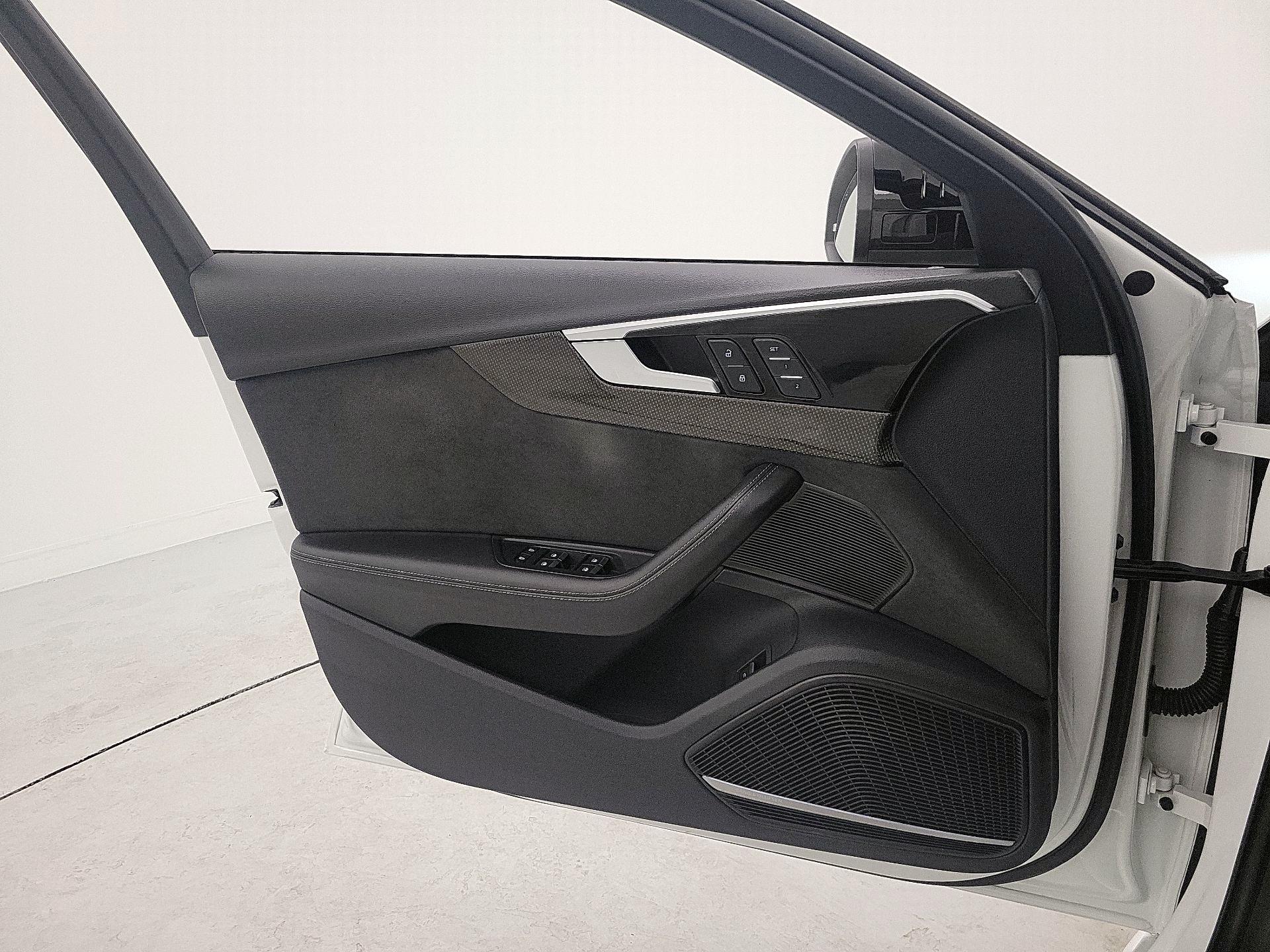 Thumbnail: 2022 Audi S4 - 12