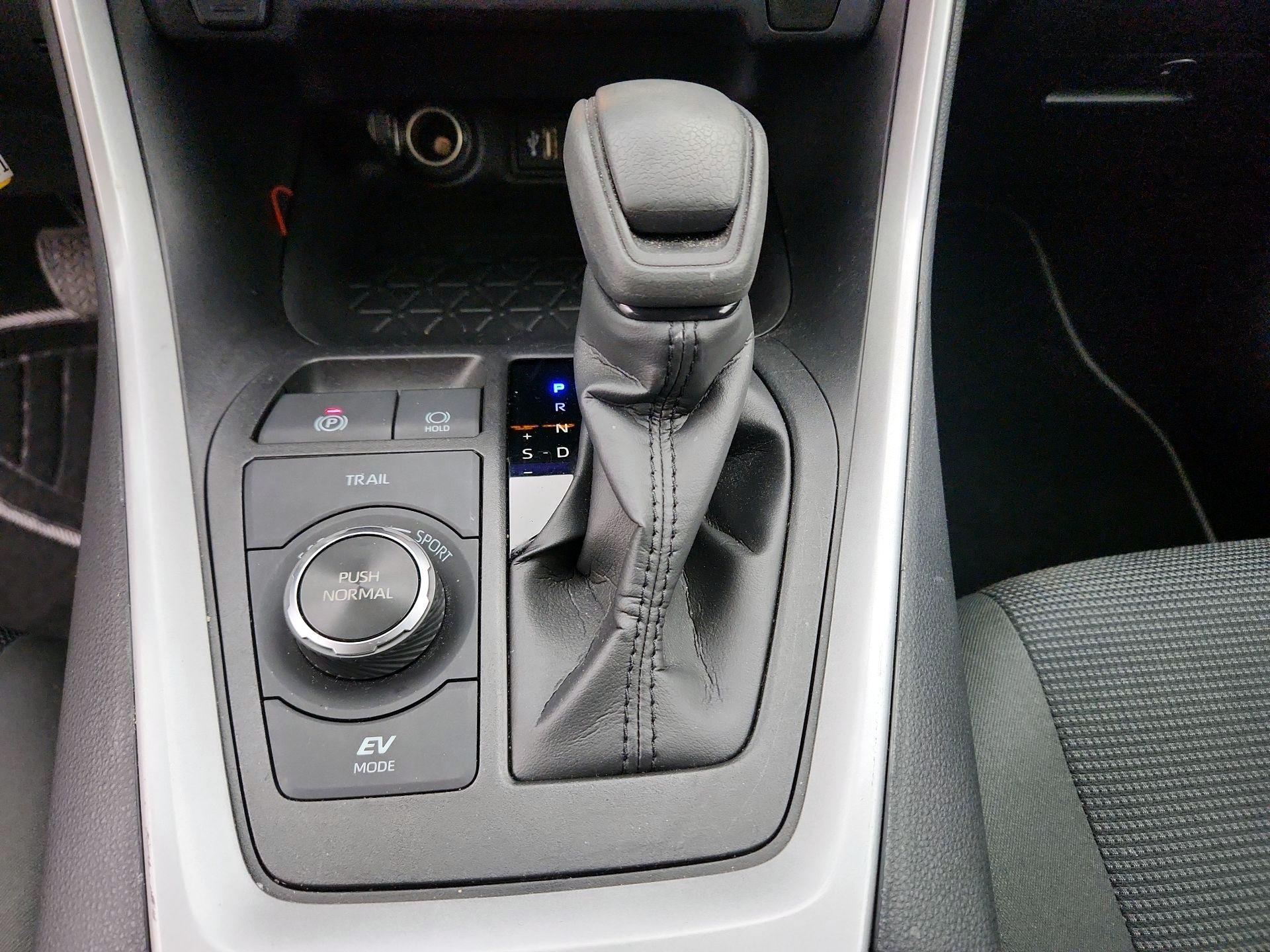 Thumbnail: 2024 Toyota RAV4 - 17