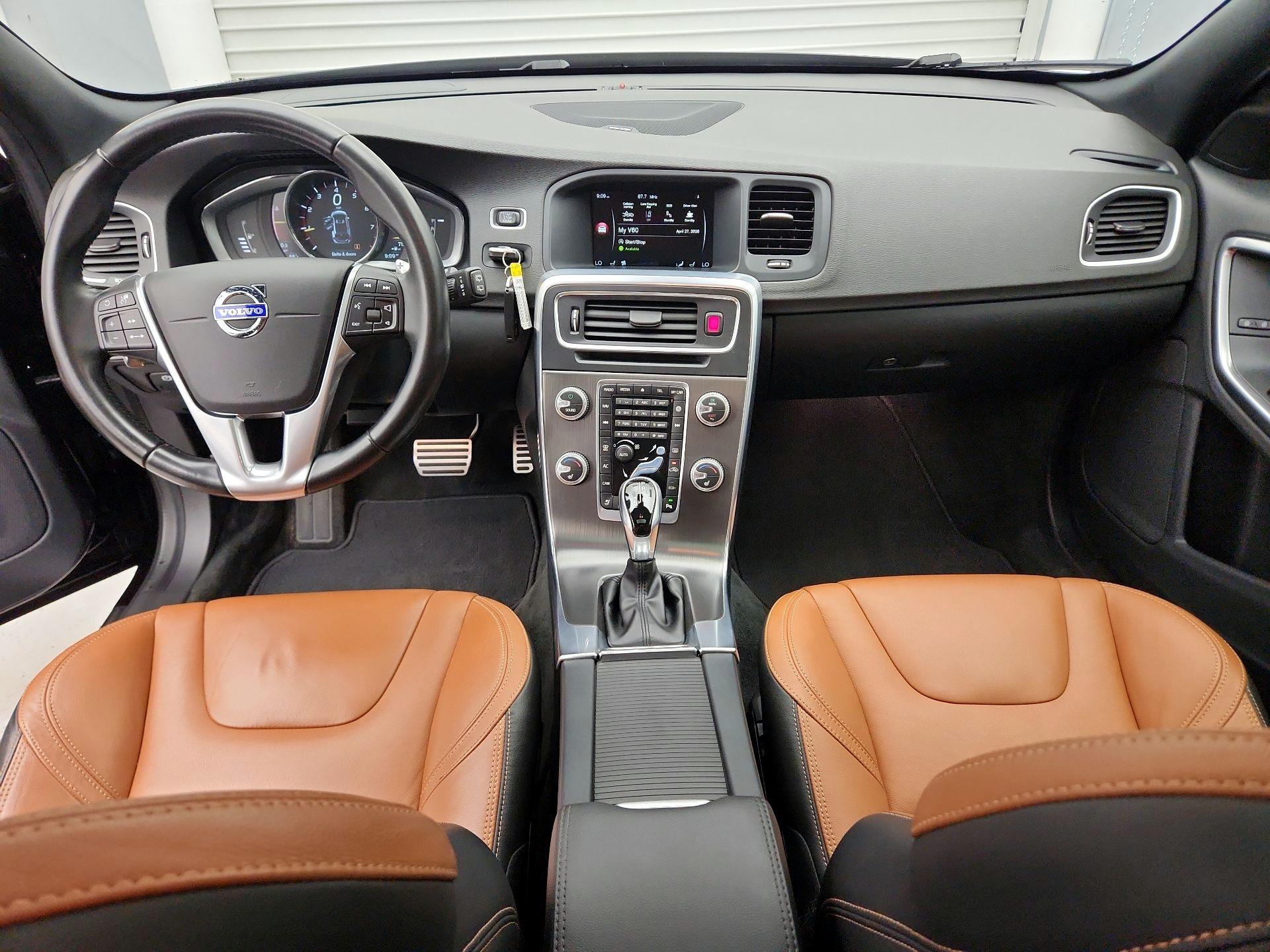 Thumbnail: 2016 Volvo V60 - 9