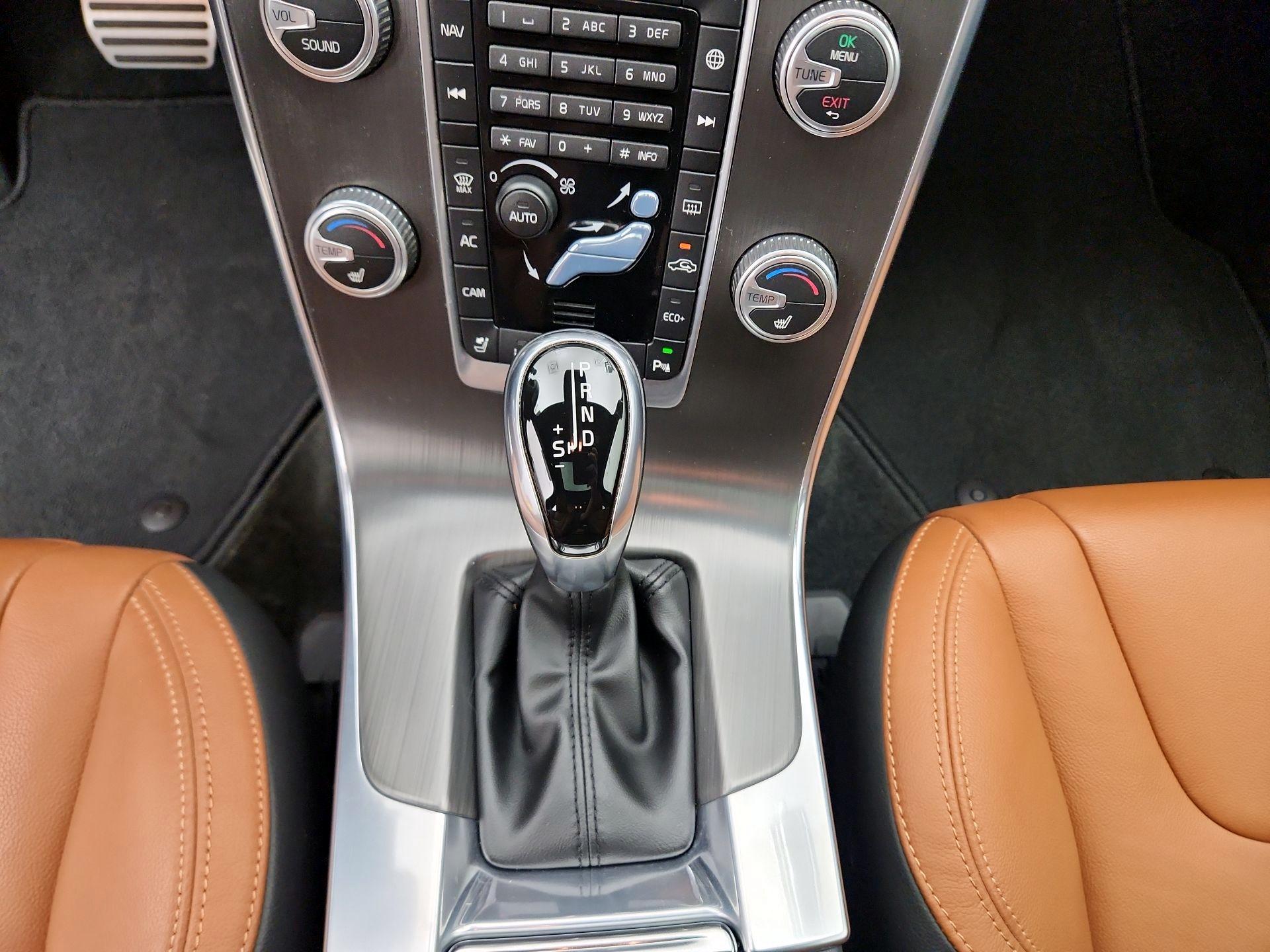 Thumbnail: 2016 Volvo V60 - 18