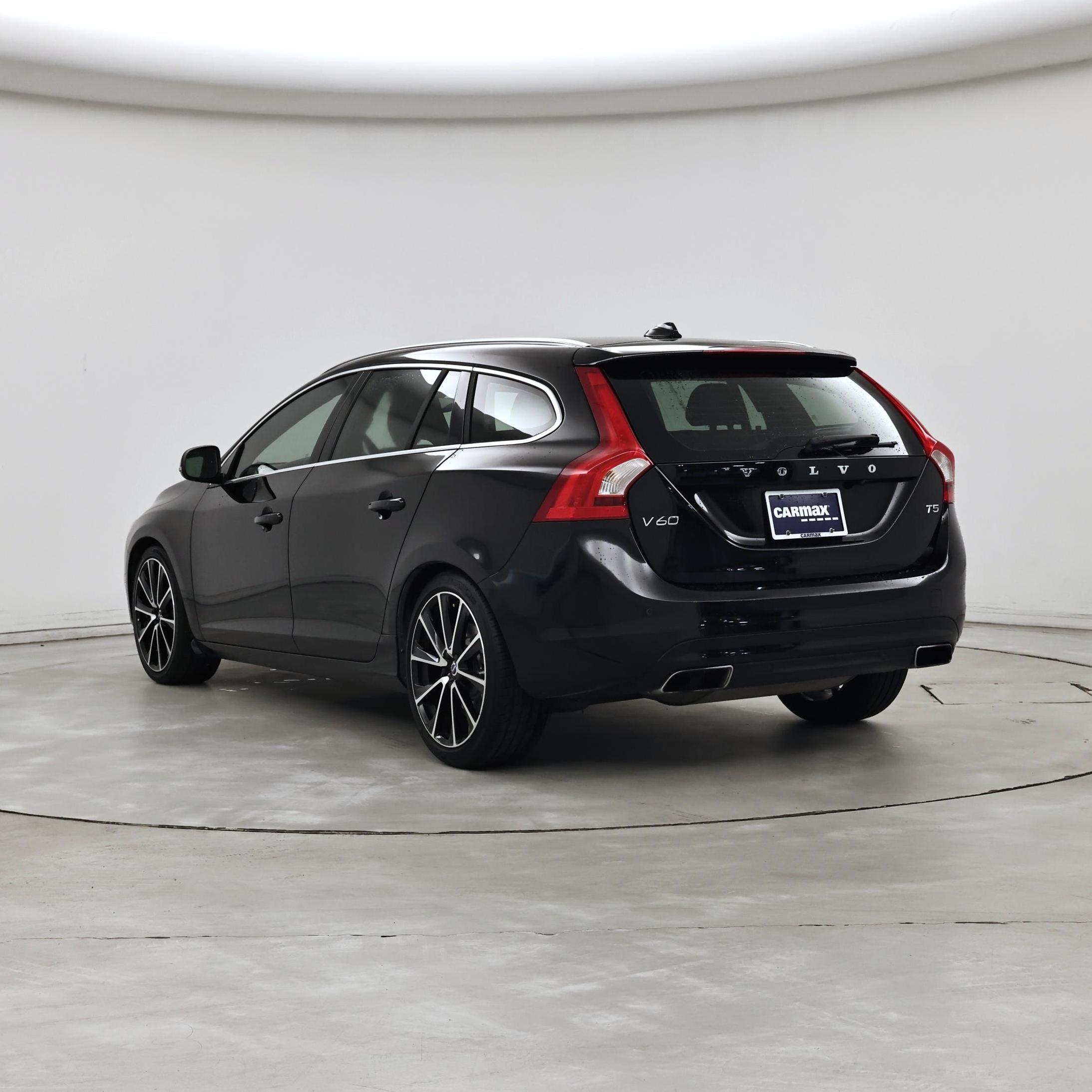 Thumbnail: 2016 Volvo V60 - 2