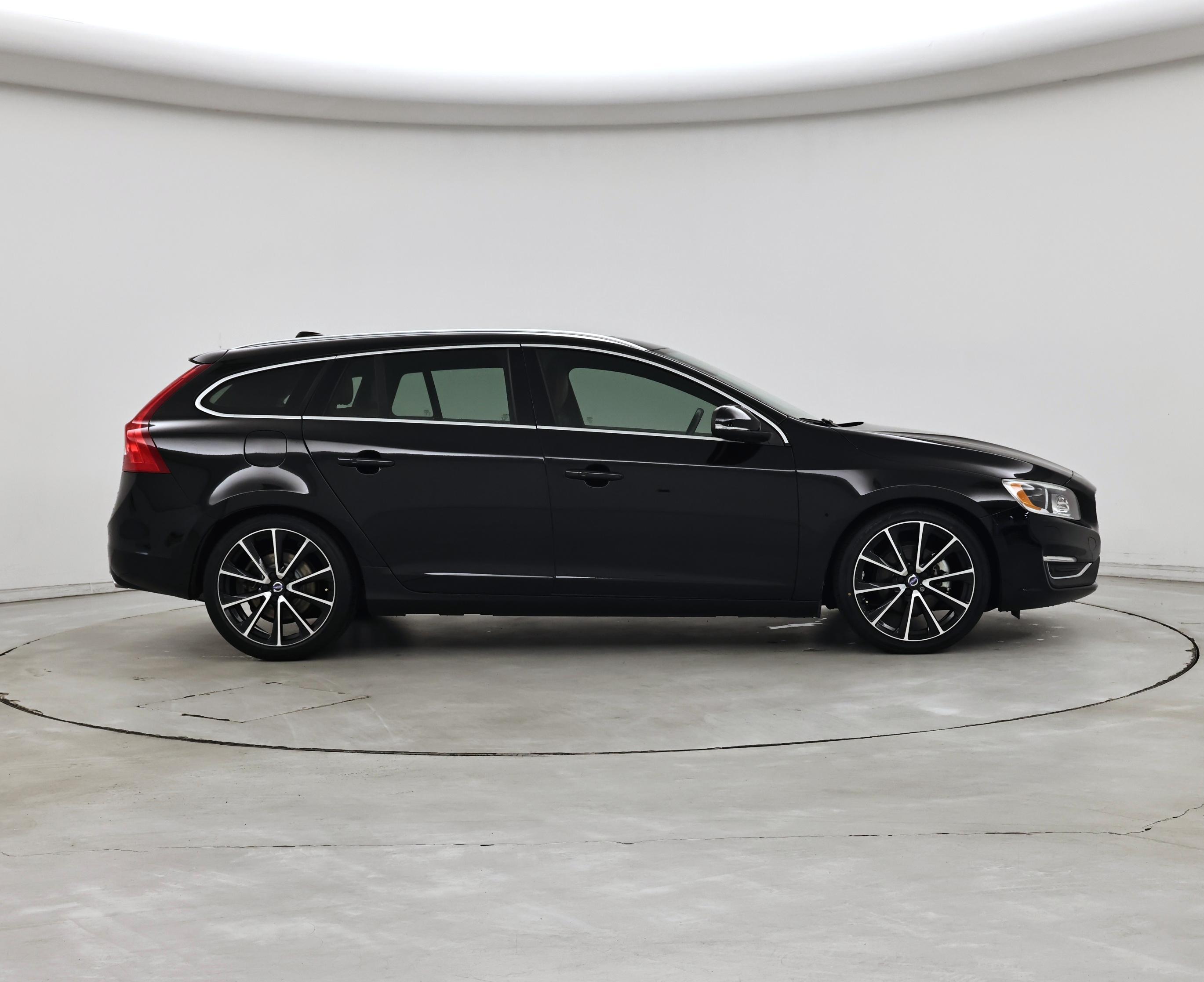 Thumbnail: 2016 Volvo V60 - 7