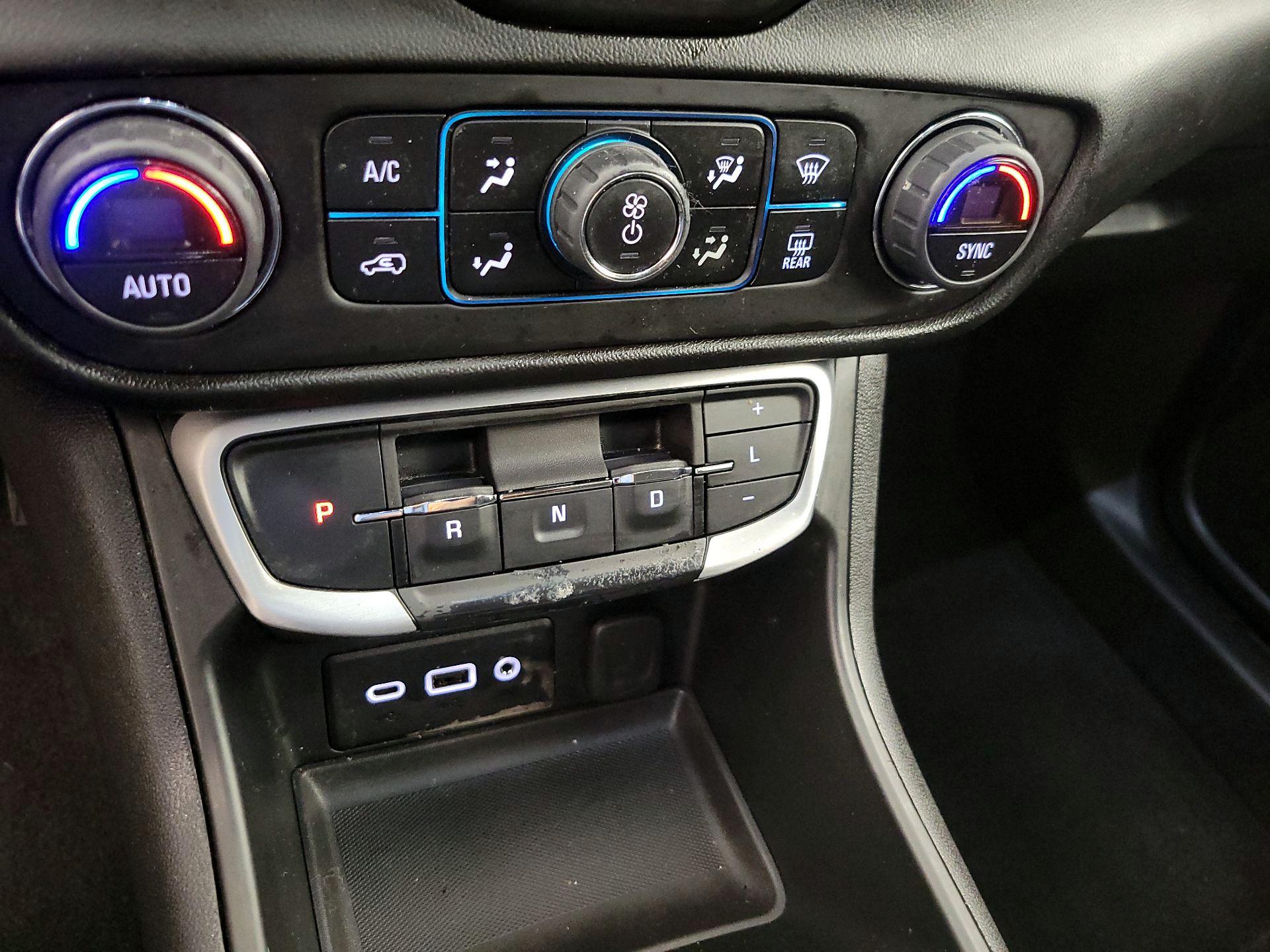 Thumbnail: 2022 GMC Terrain - 16