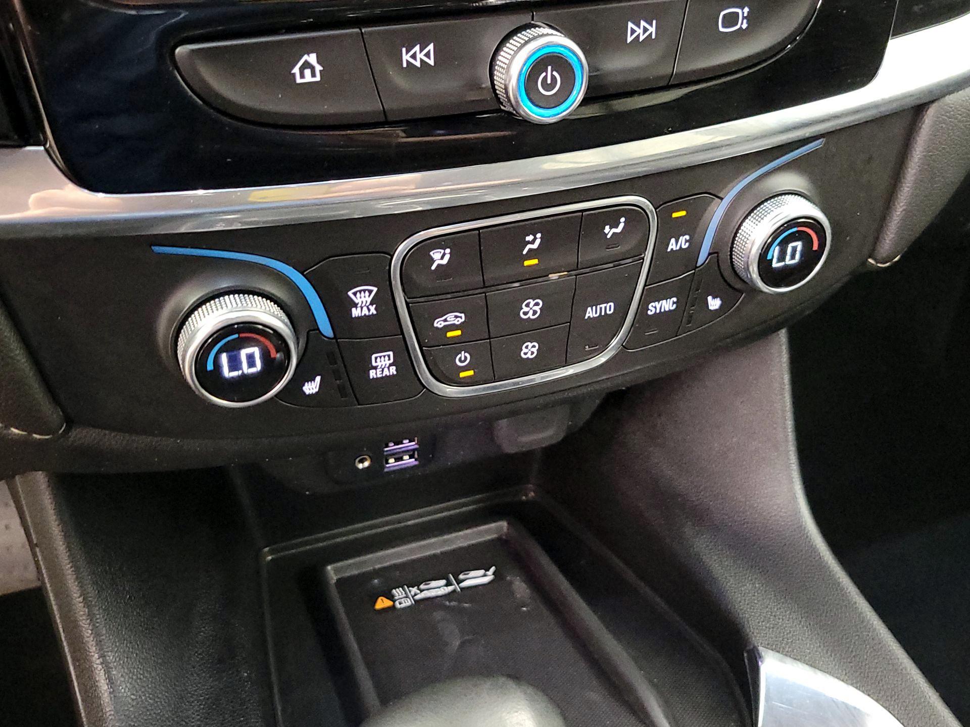 Thumbnail: 2023 Chevrolet Traverse - 17
