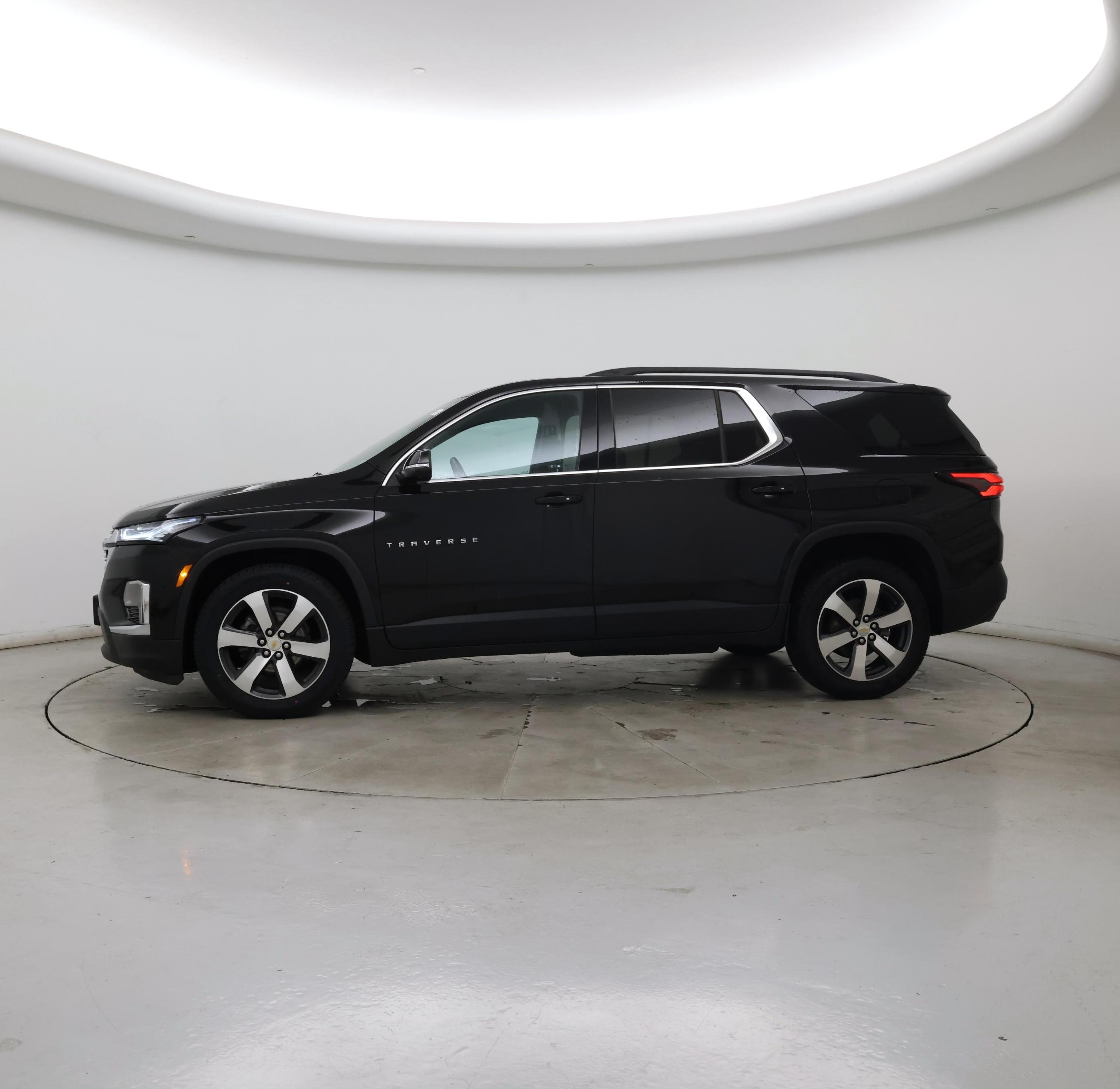 Thumbnail: 2023 Chevrolet Traverse - 3