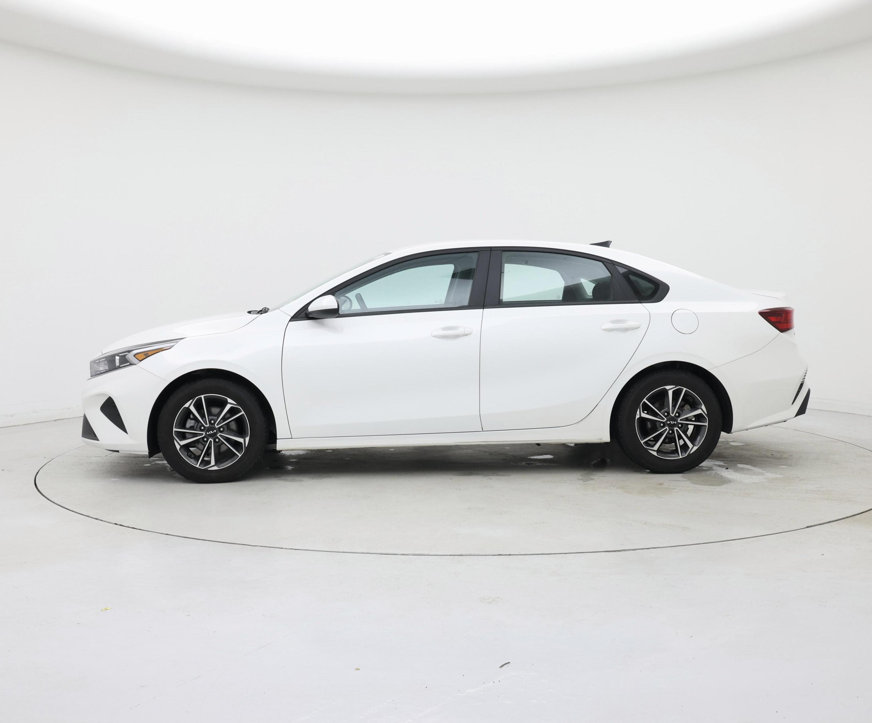 Thumbnail: 2023 Kia Forte - 3