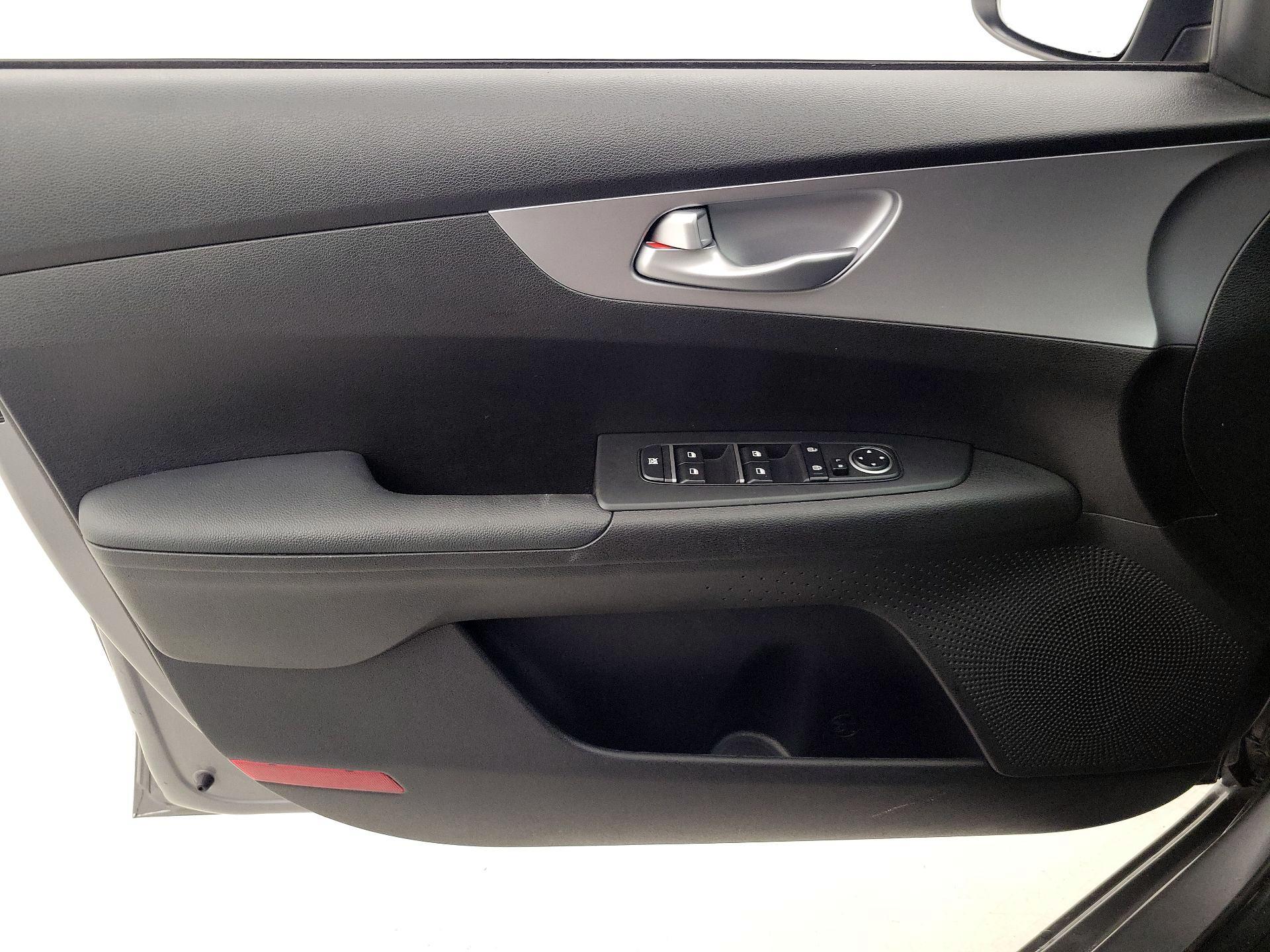 Thumbnail: 2023 Kia Forte - 12