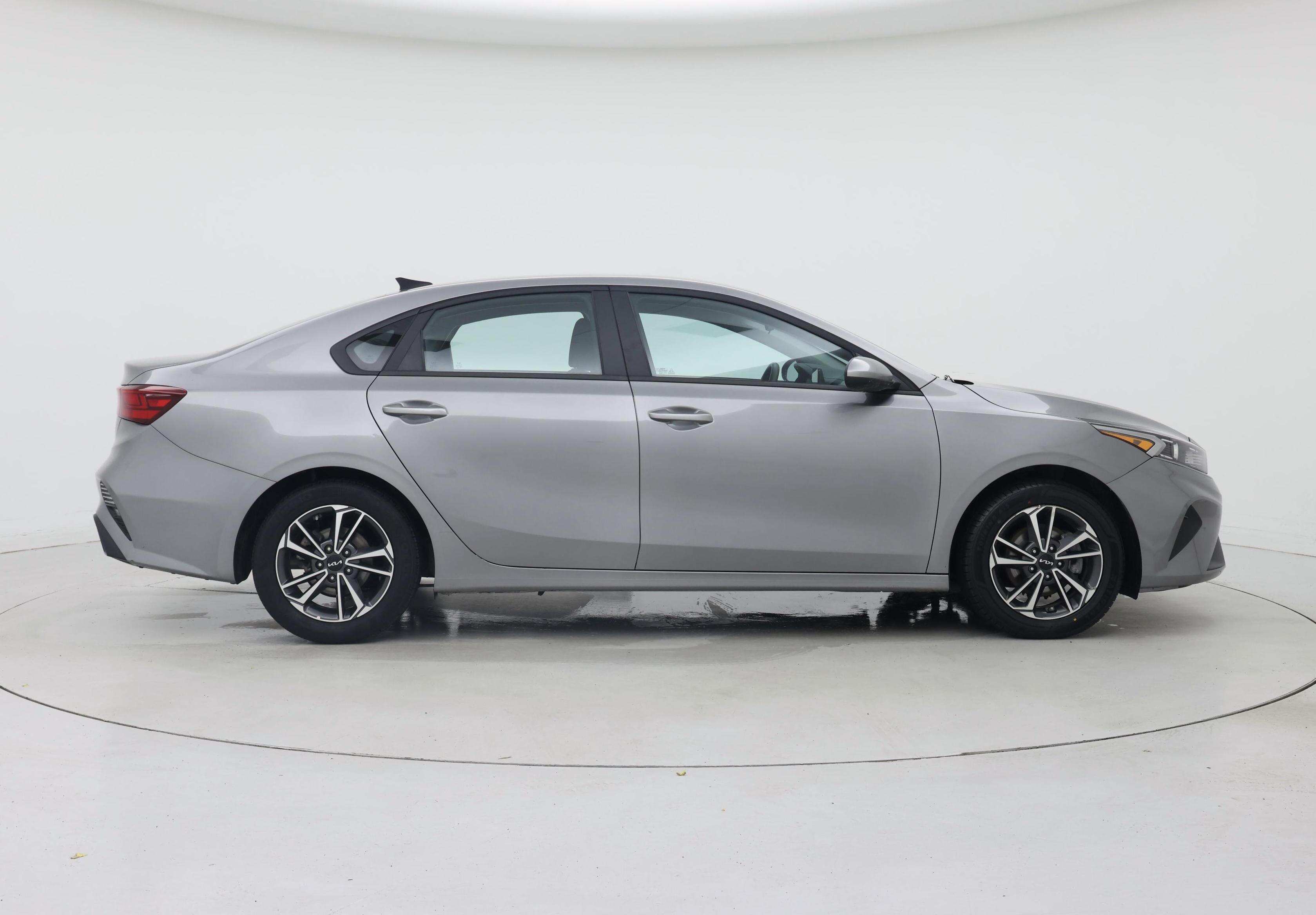 Thumbnail: 2023 Kia Forte - 7