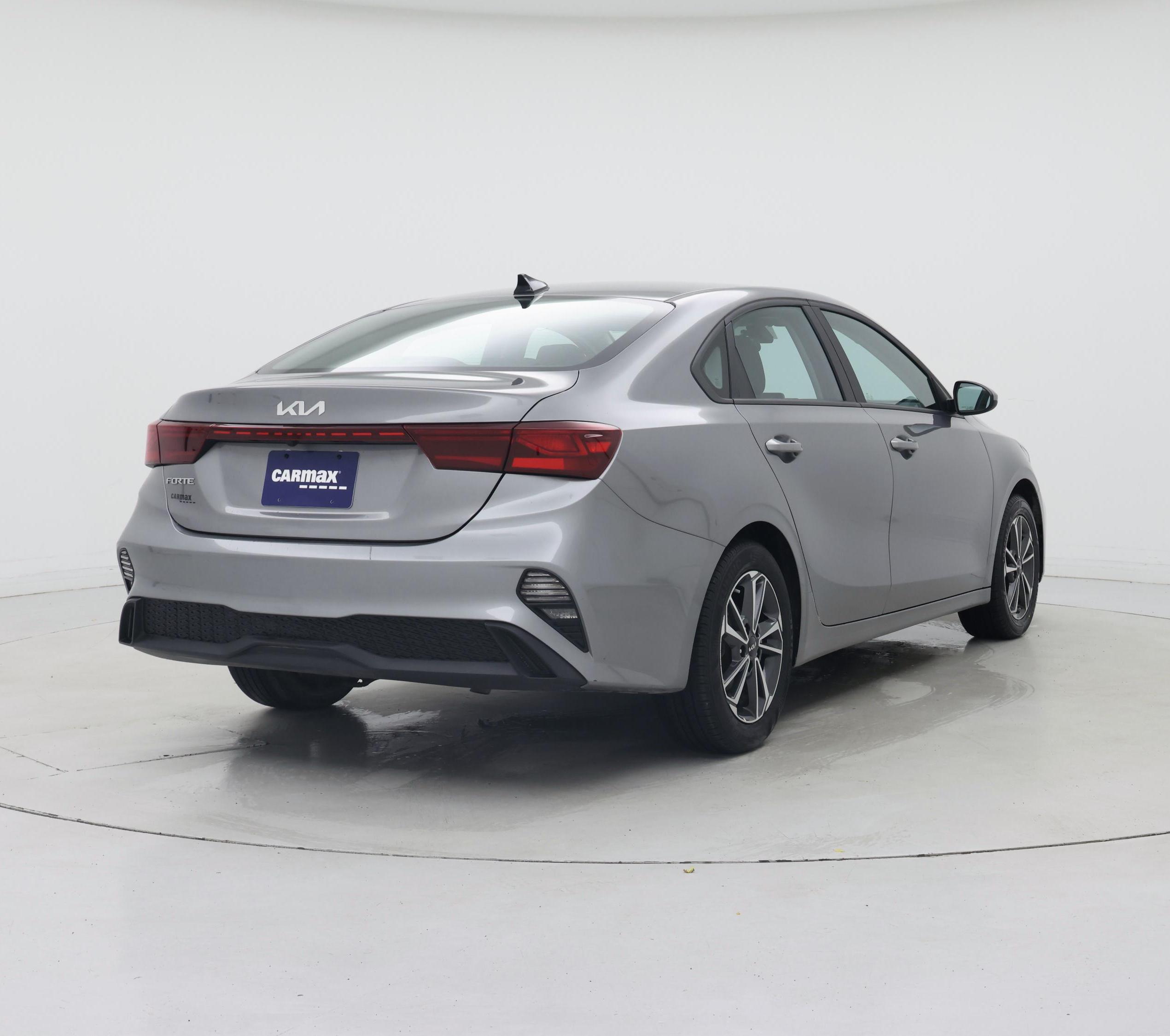 Thumbnail: 2023 Kia Forte - 8