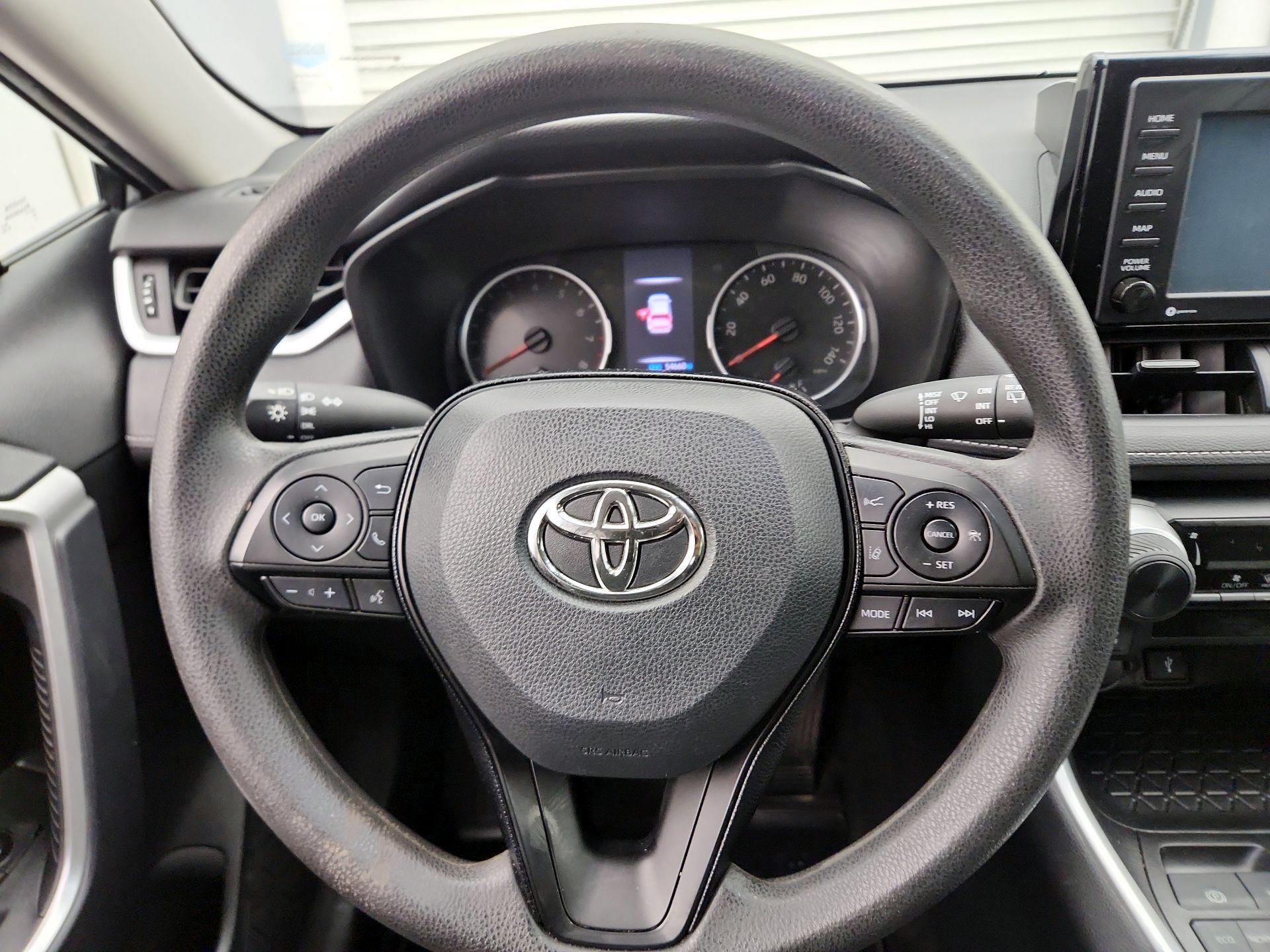 Thumbnail: 2021 Toyota RAV4 - 10