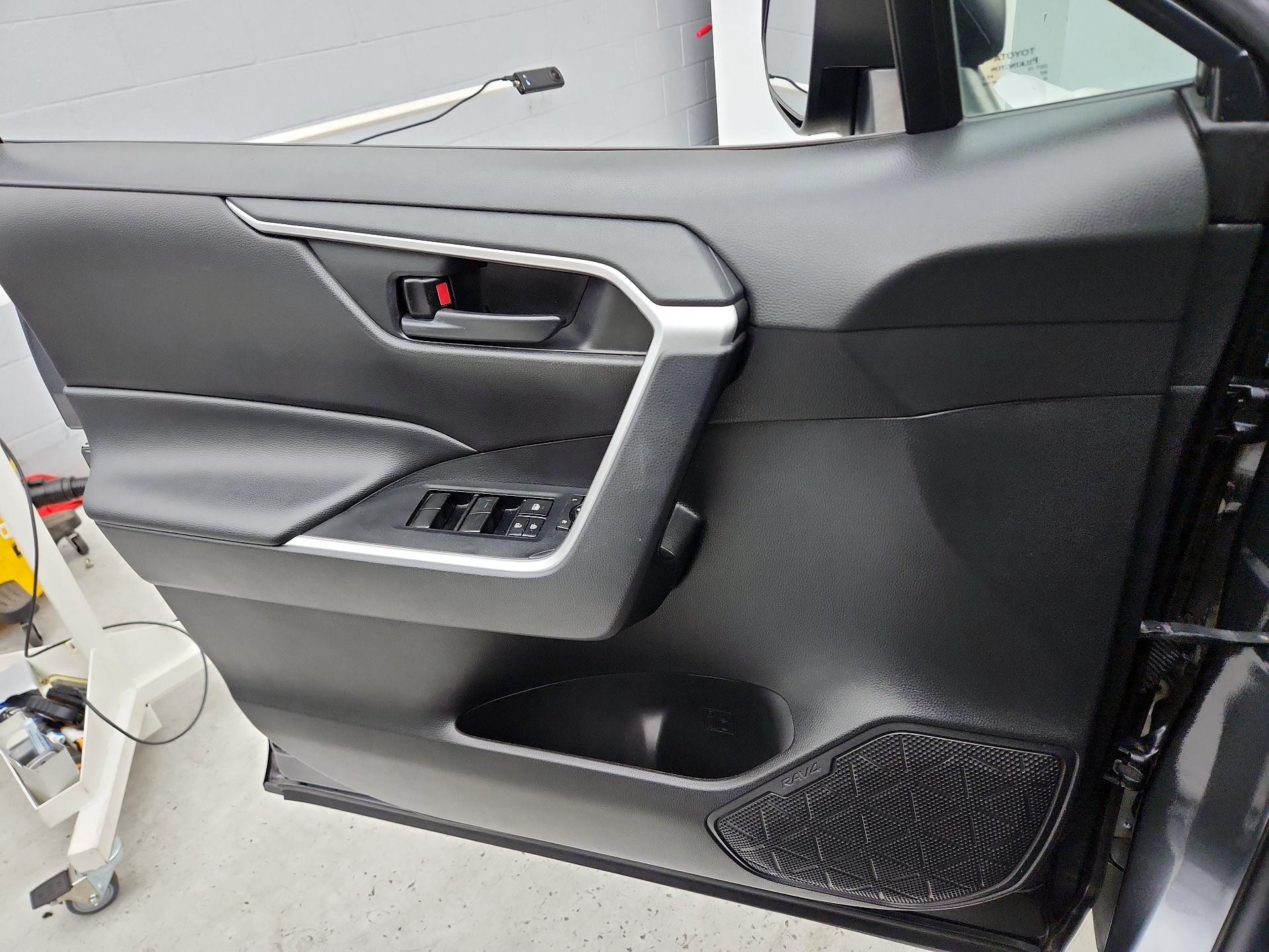 Thumbnail: 2021 Toyota RAV4 - 12