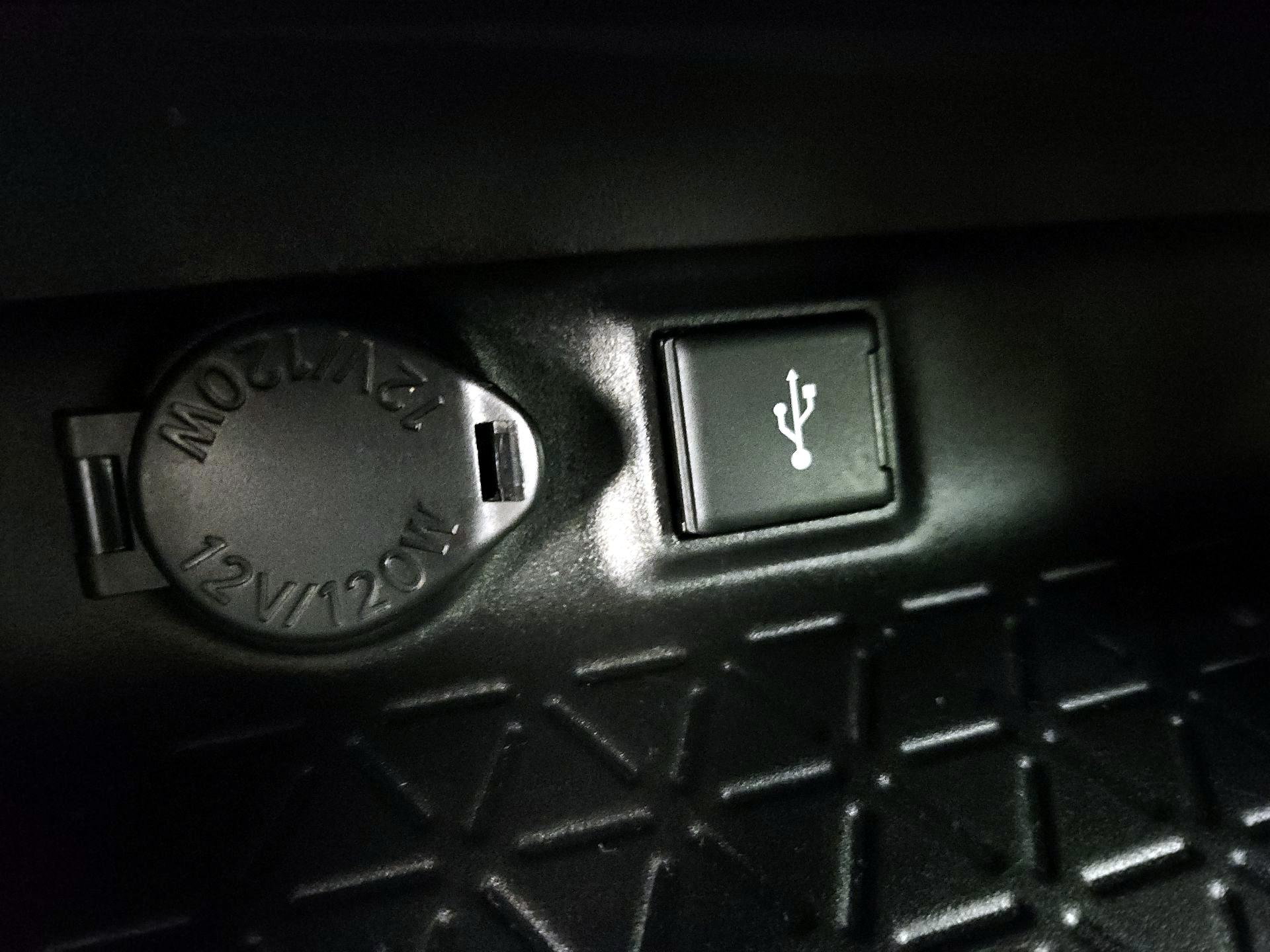 Thumbnail: 2021 Toyota RAV4 - 18