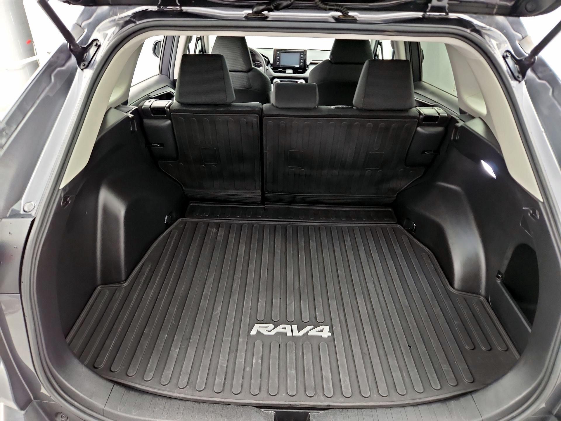 Thumbnail: 2021 Toyota RAV4 - 20