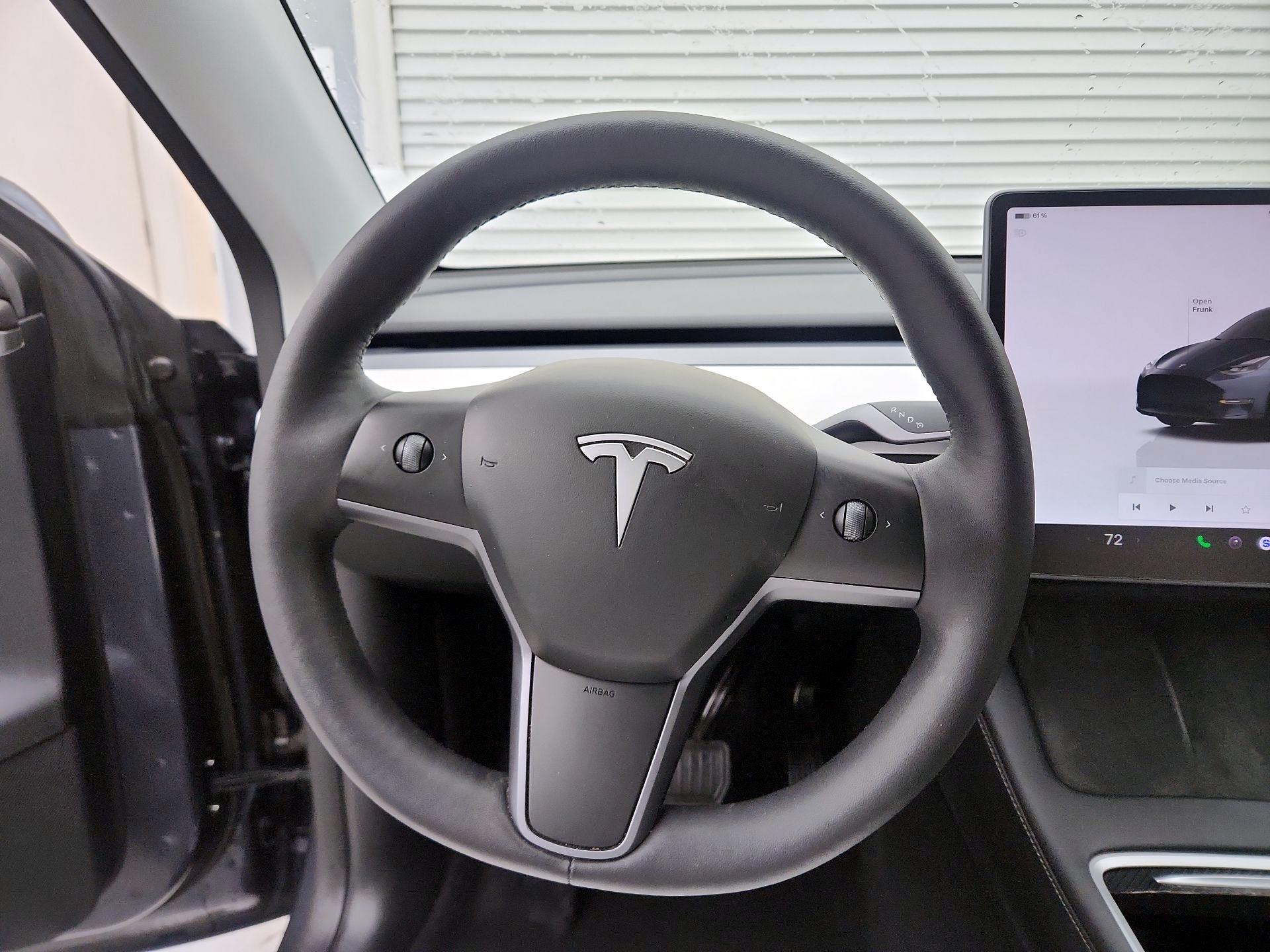 Thumbnail: 2023 Tesla Model Y - 10