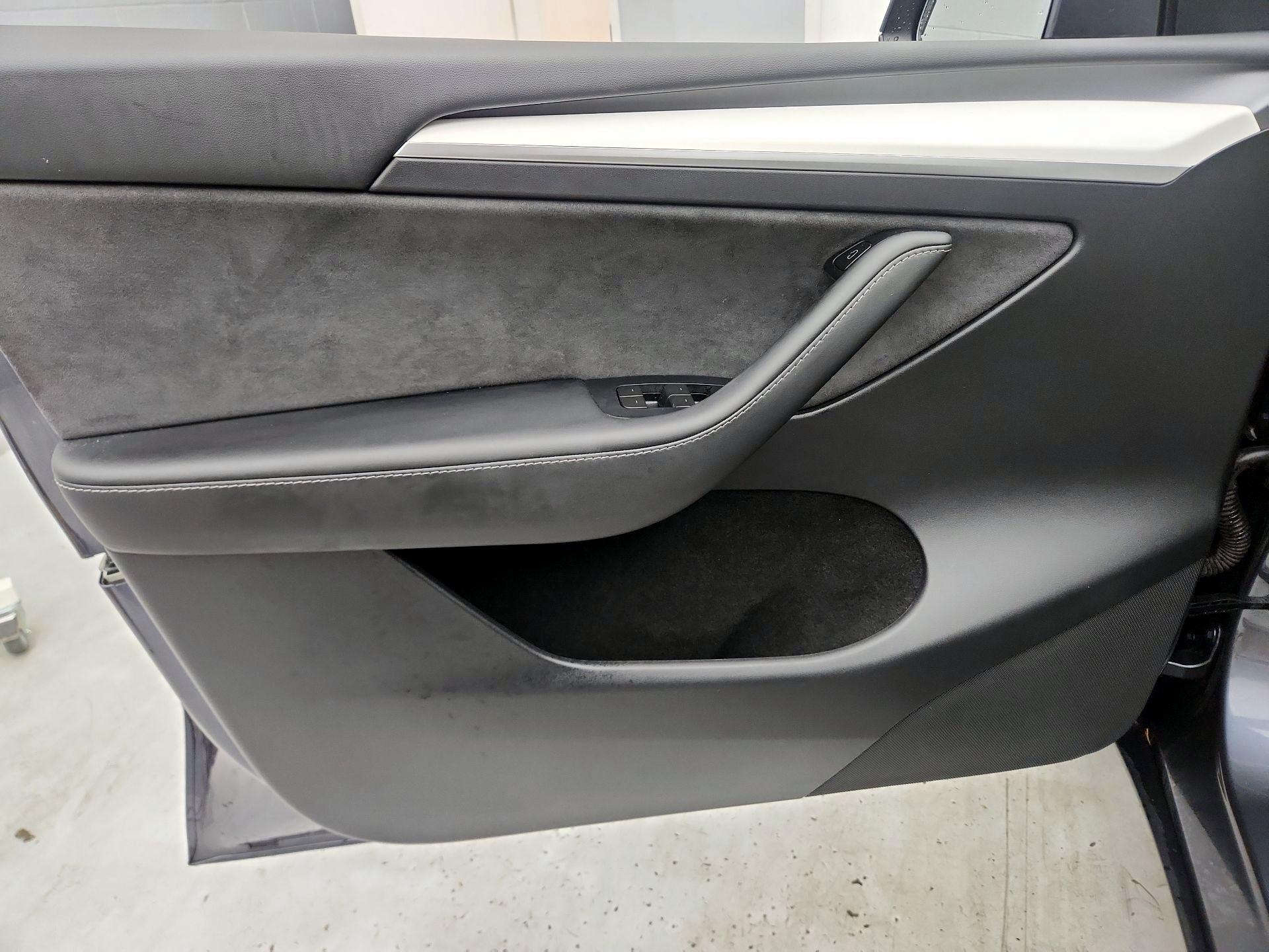 Thumbnail: 2023 Tesla Model Y - 12