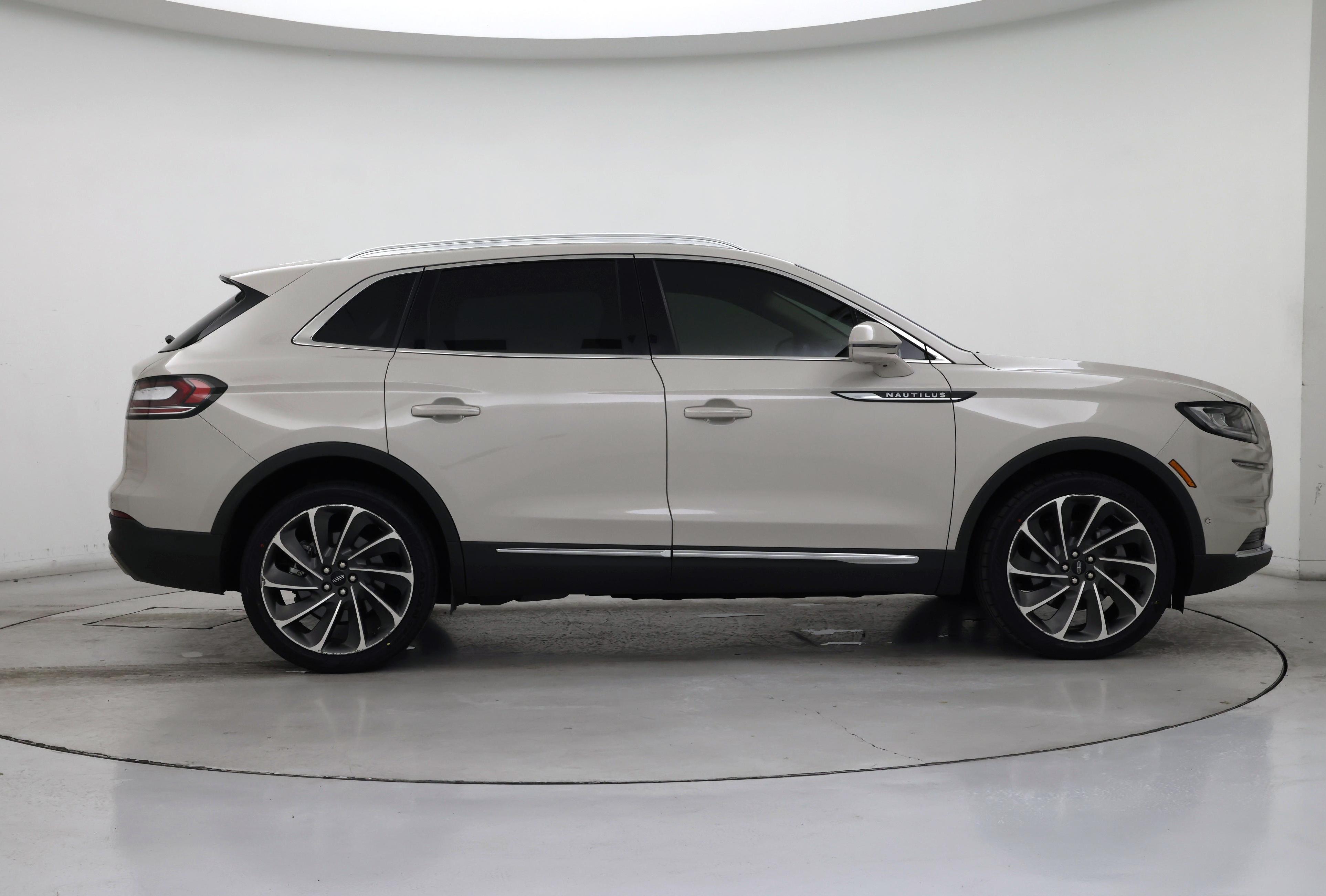 Thumbnail: 2022 Lincoln Nautilus - 7