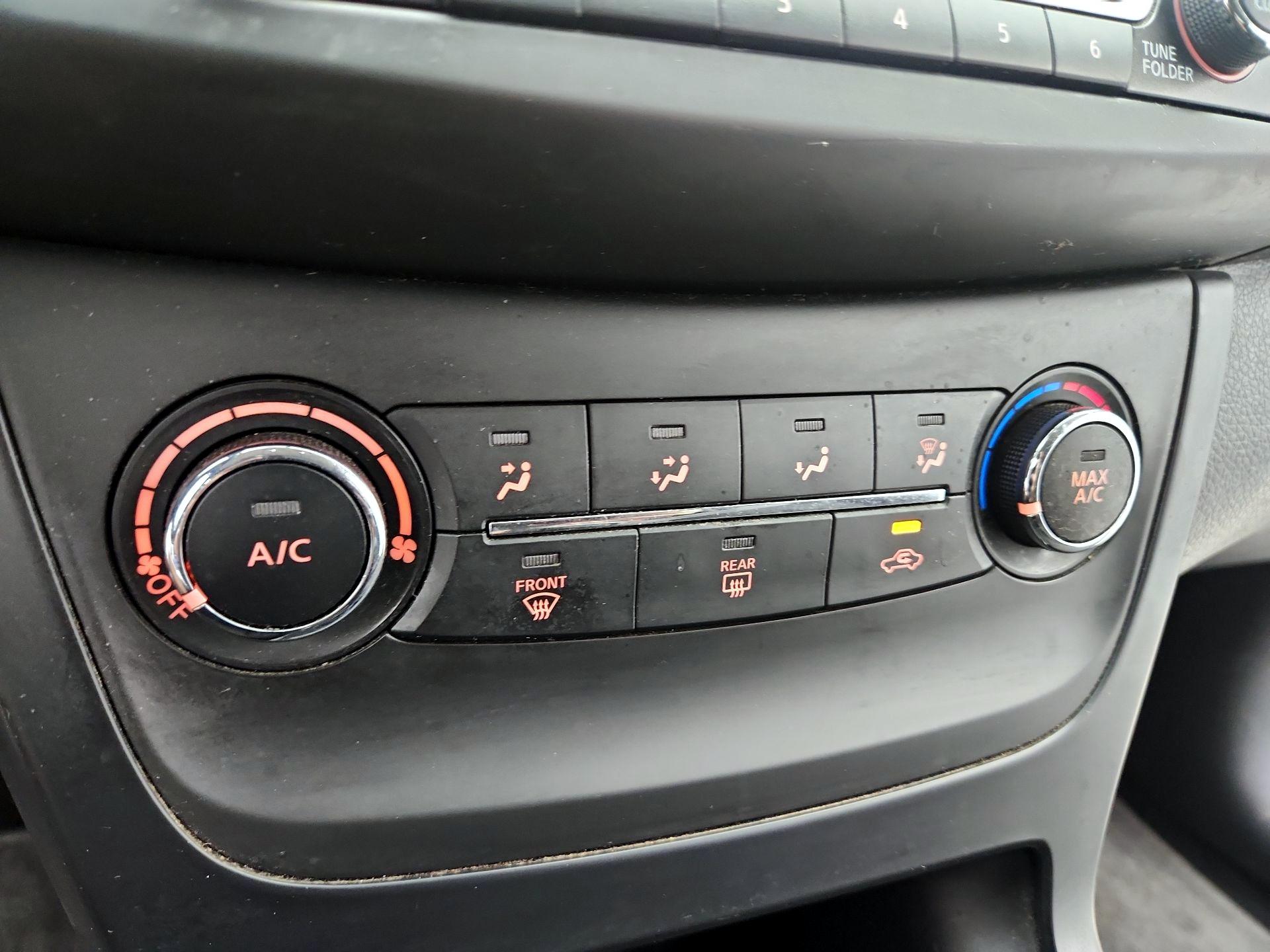 Thumbnail: 2018 Nissan Sentra - 16