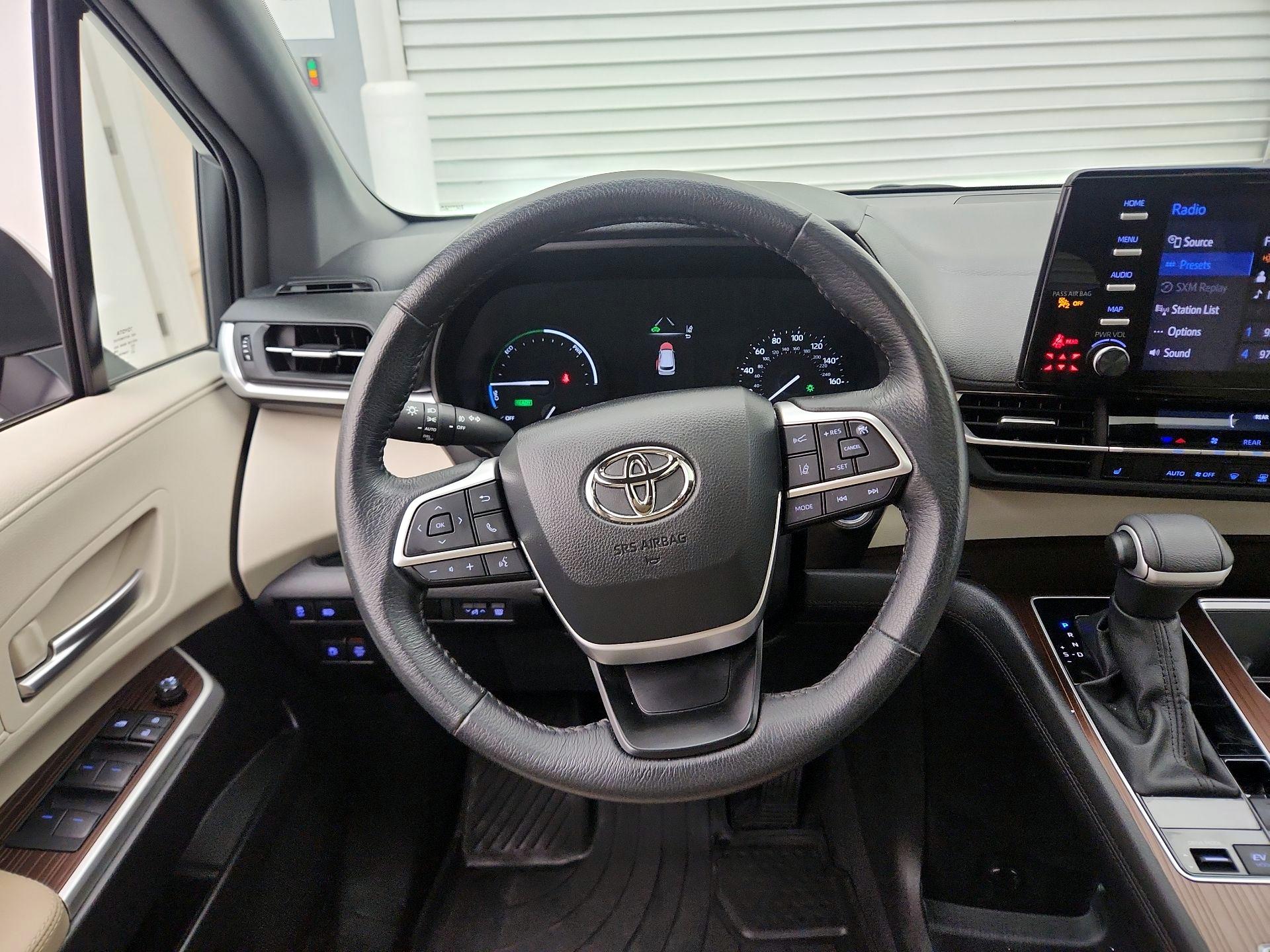 Thumbnail: 2024 Toyota Sienna - 10