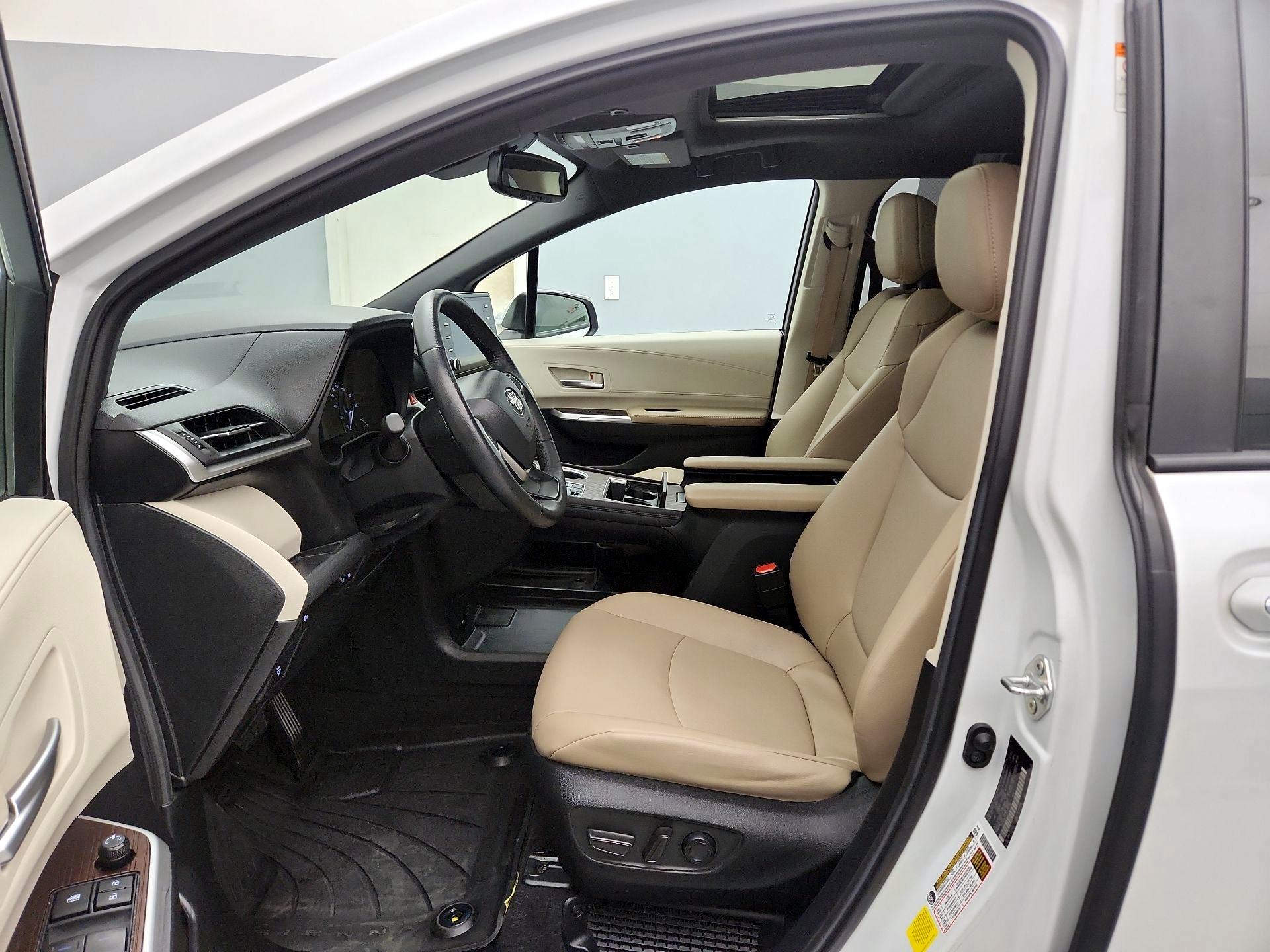 Thumbnail: 2024 Toyota Sienna - 11