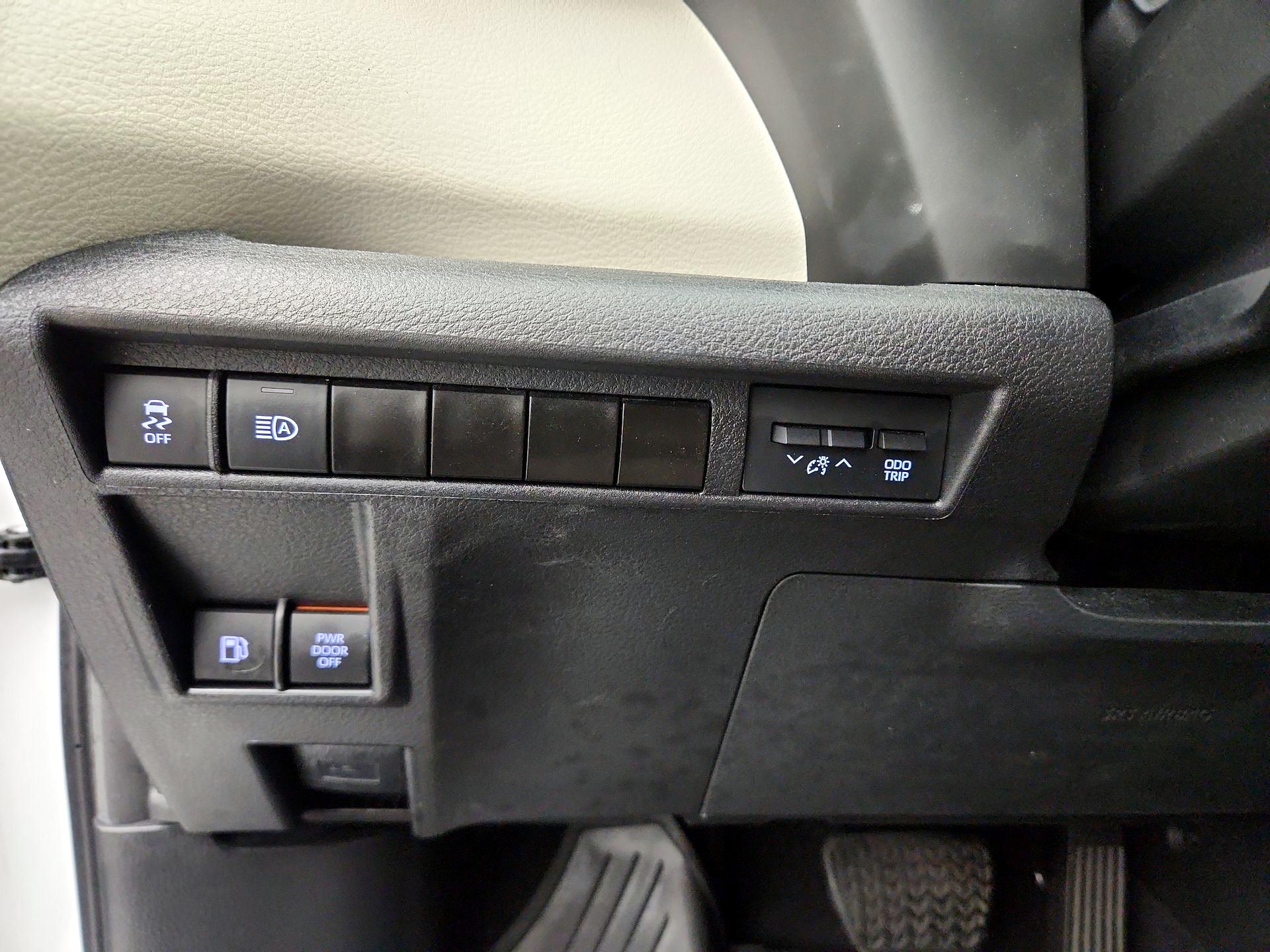 Thumbnail: 2024 Toyota Sienna - 13