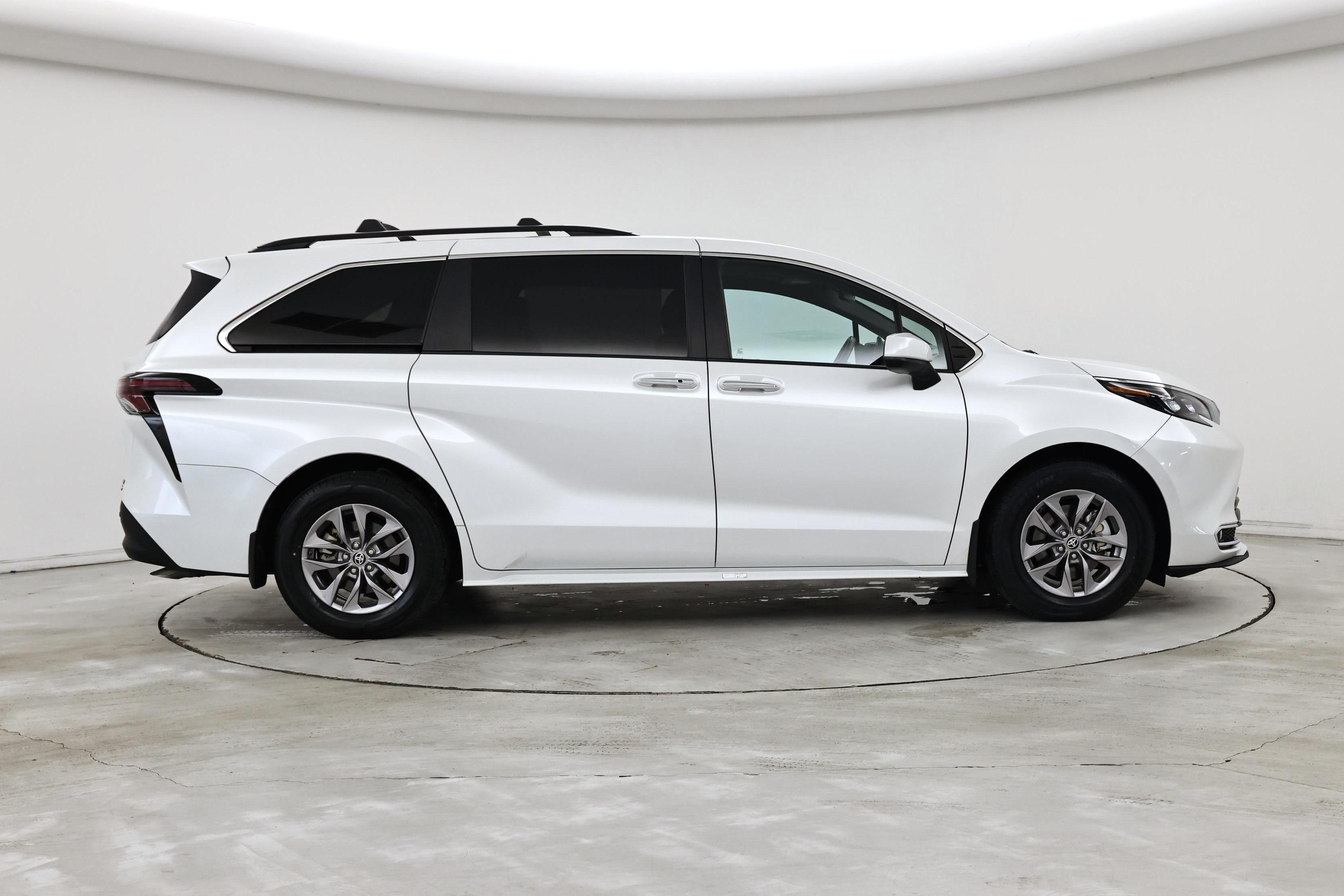 Thumbnail: 2024 Toyota Sienna - 7