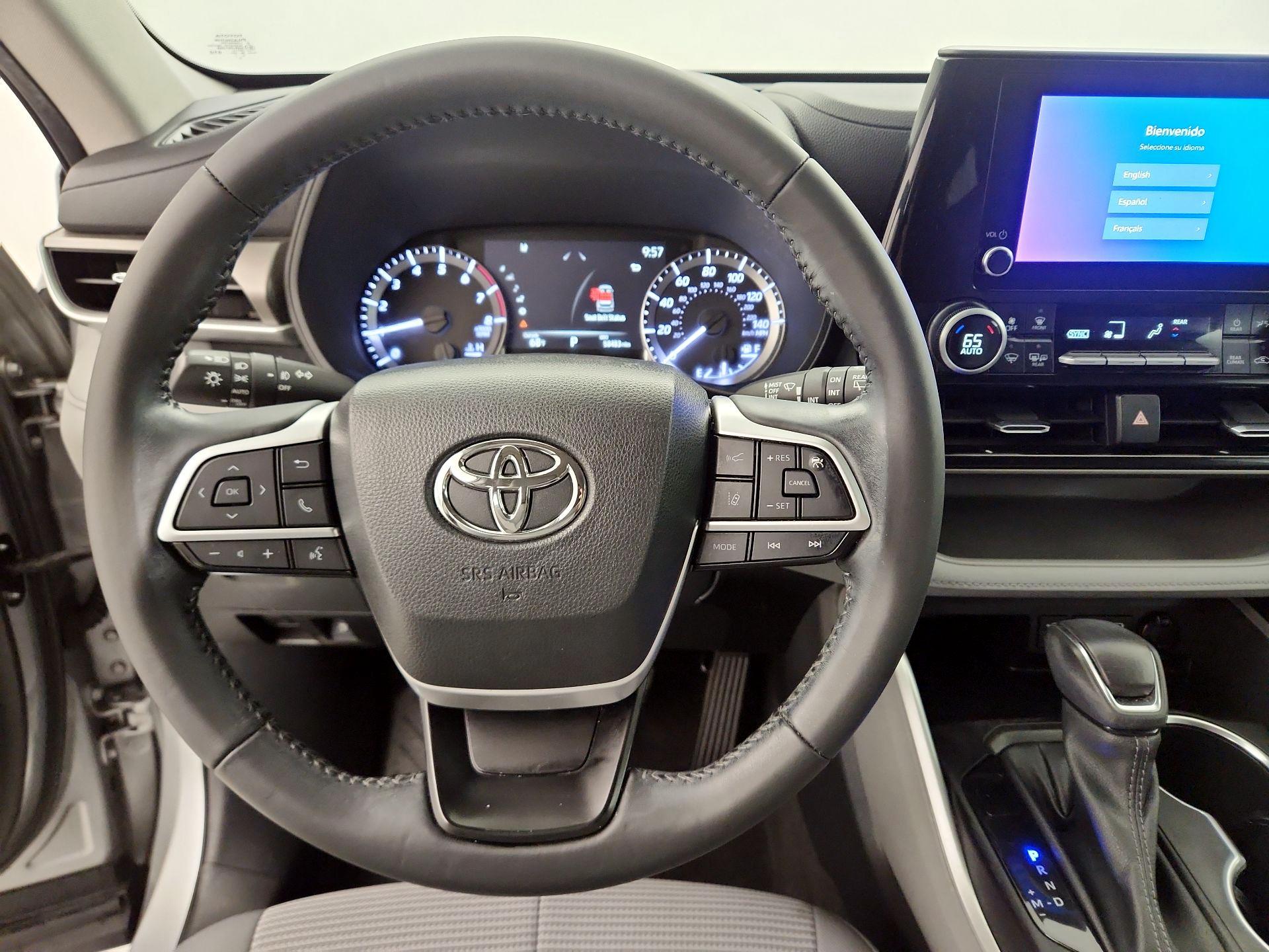 Thumbnail: 2023 Toyota Highlander - 10