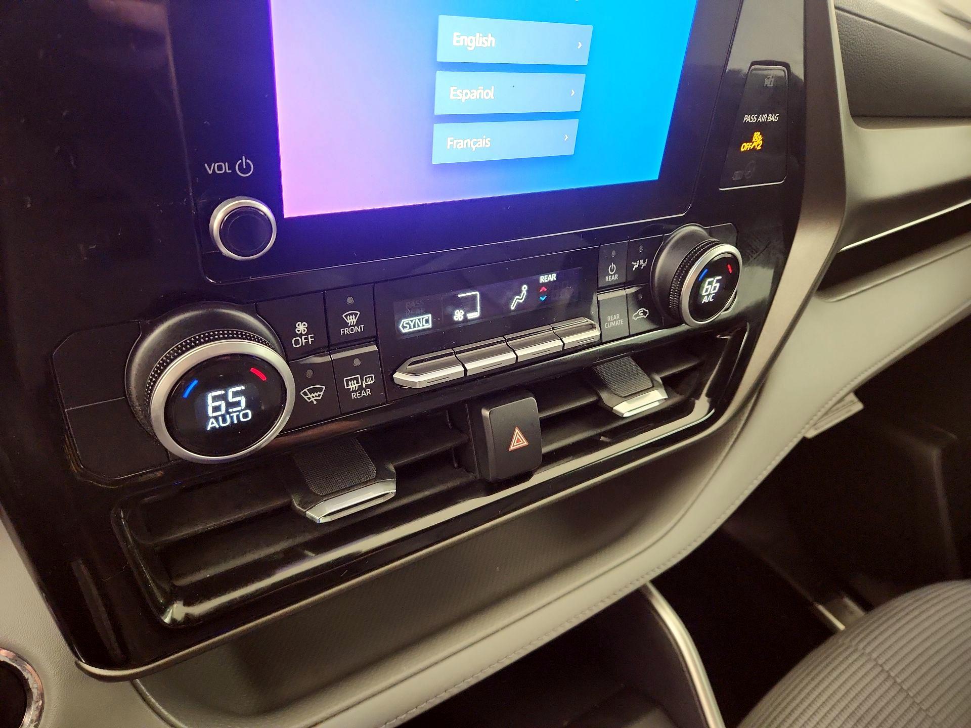 Thumbnail: 2023 Toyota Highlander - 16