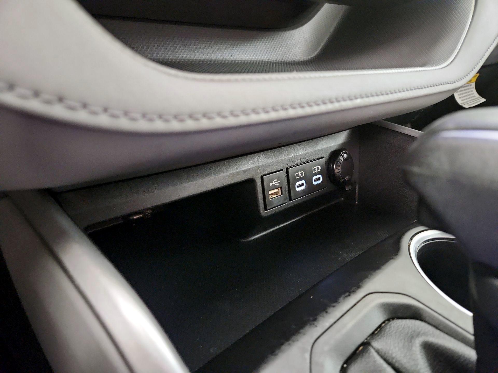 Thumbnail: 2023 Toyota Highlander - 18