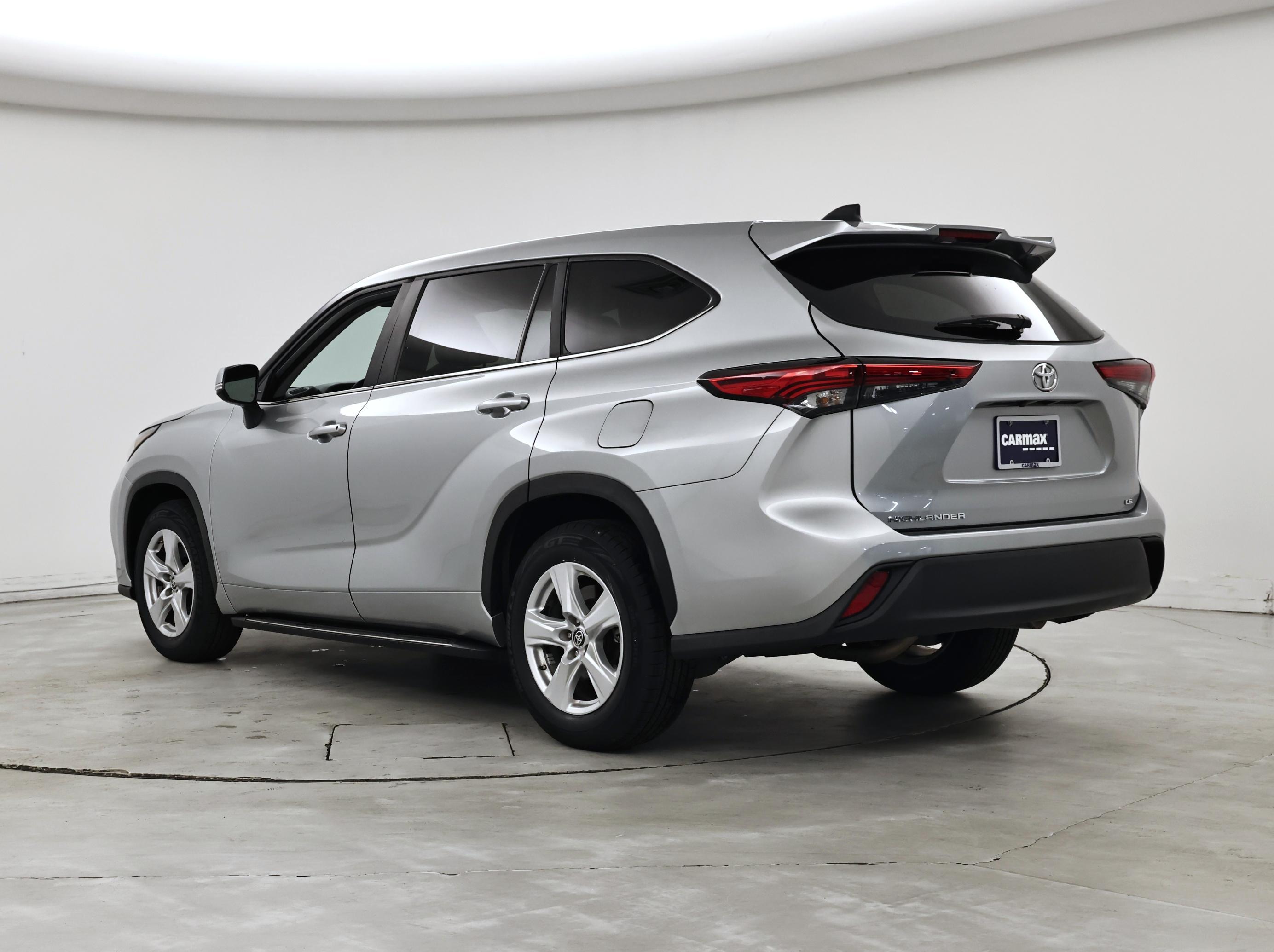 Thumbnail: 2023 Toyota Highlander - 2