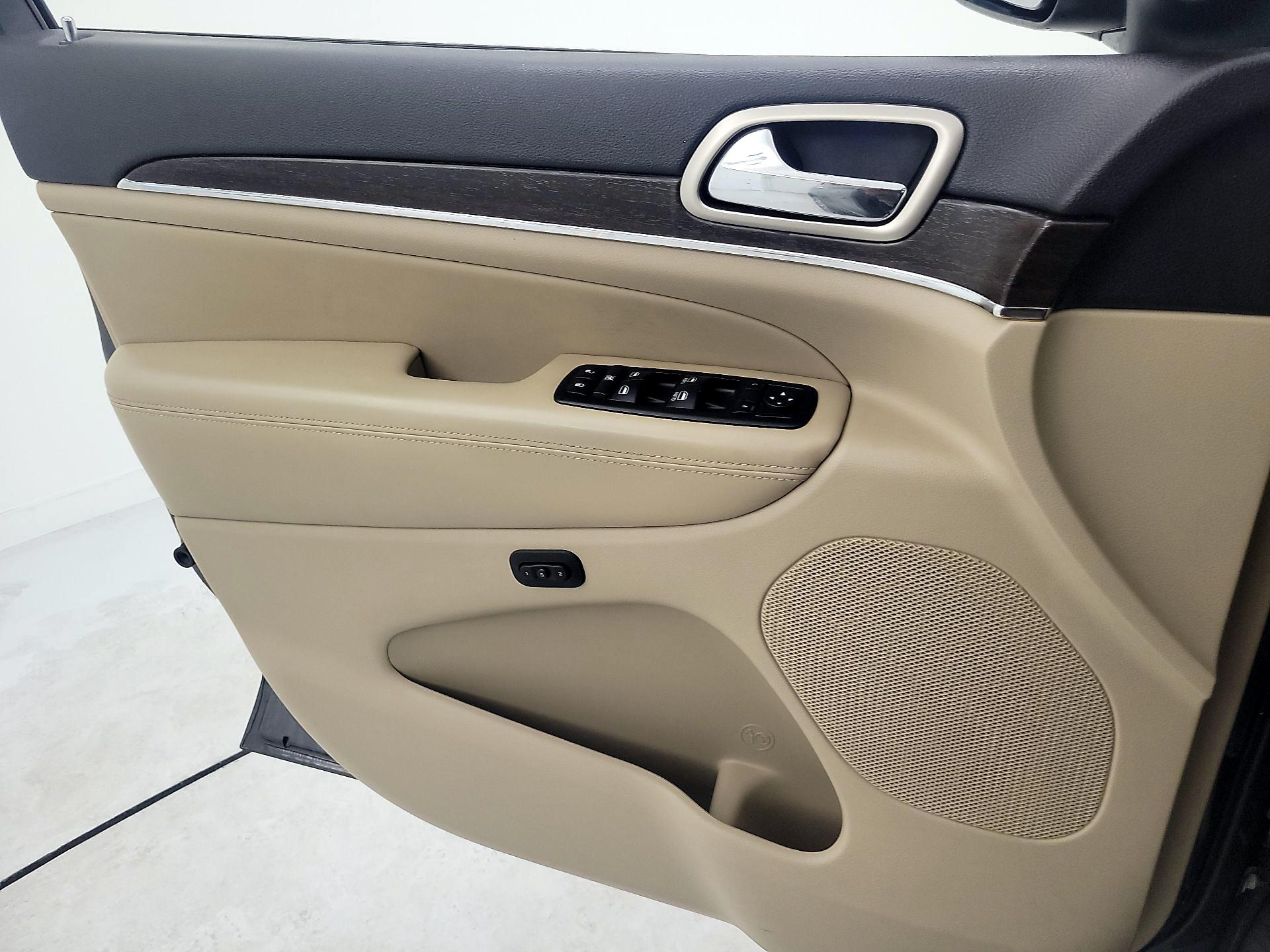Thumbnail: 2014 Jeep Grand Cherokee - 12