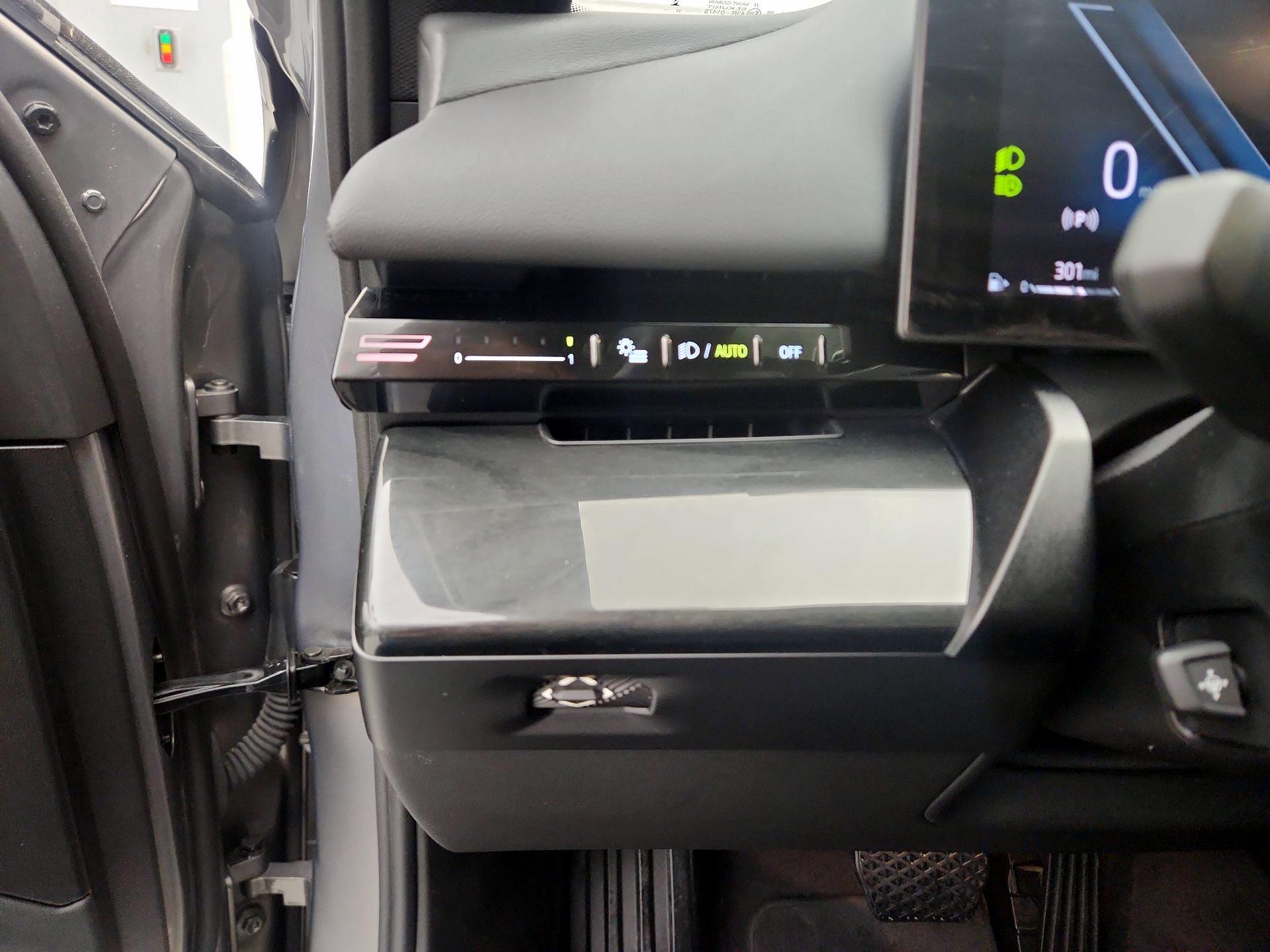 Thumbnail: 2024 BMW 5 Series - 13