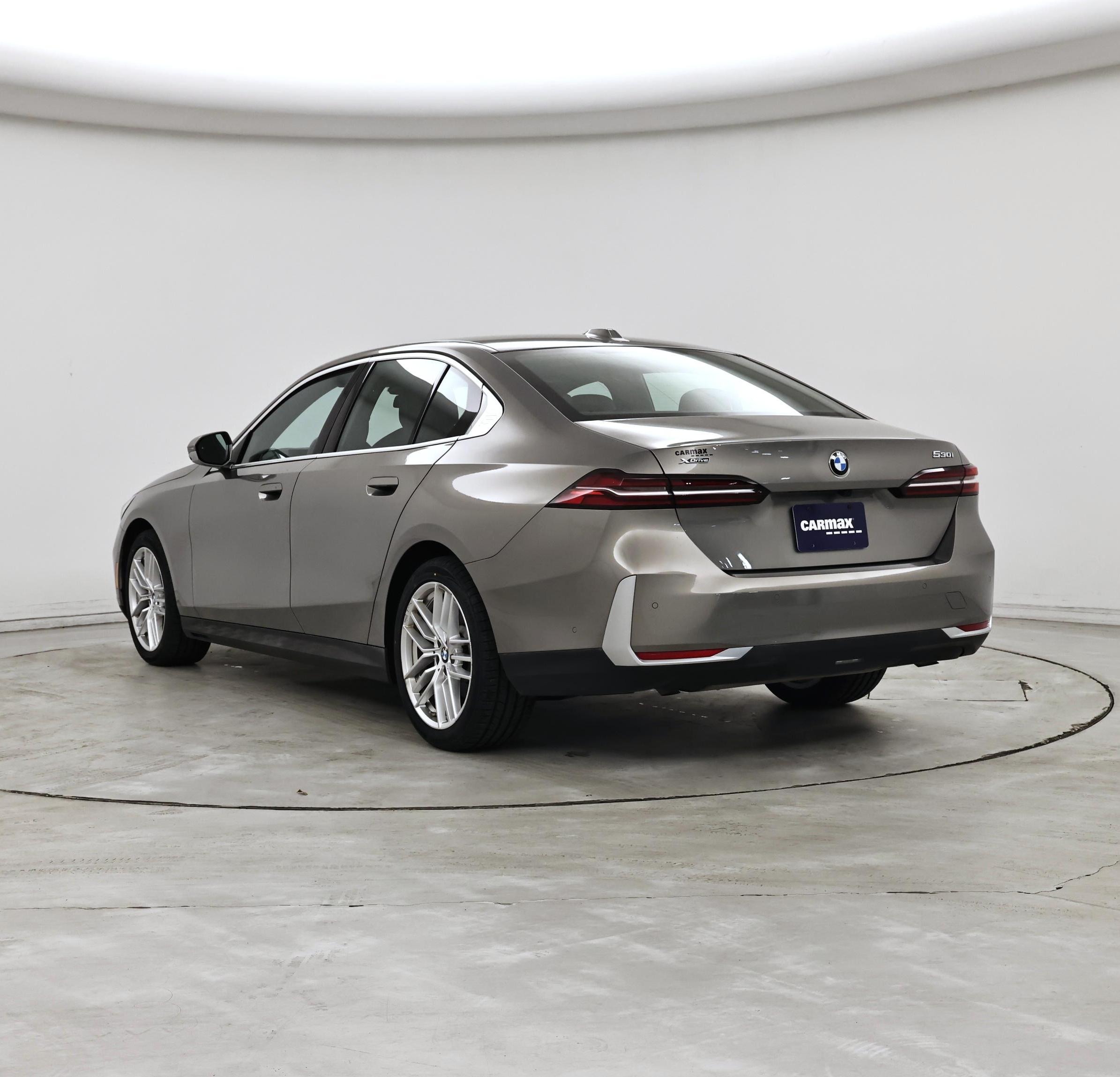 Thumbnail: 2024 BMW 5 Series - 2