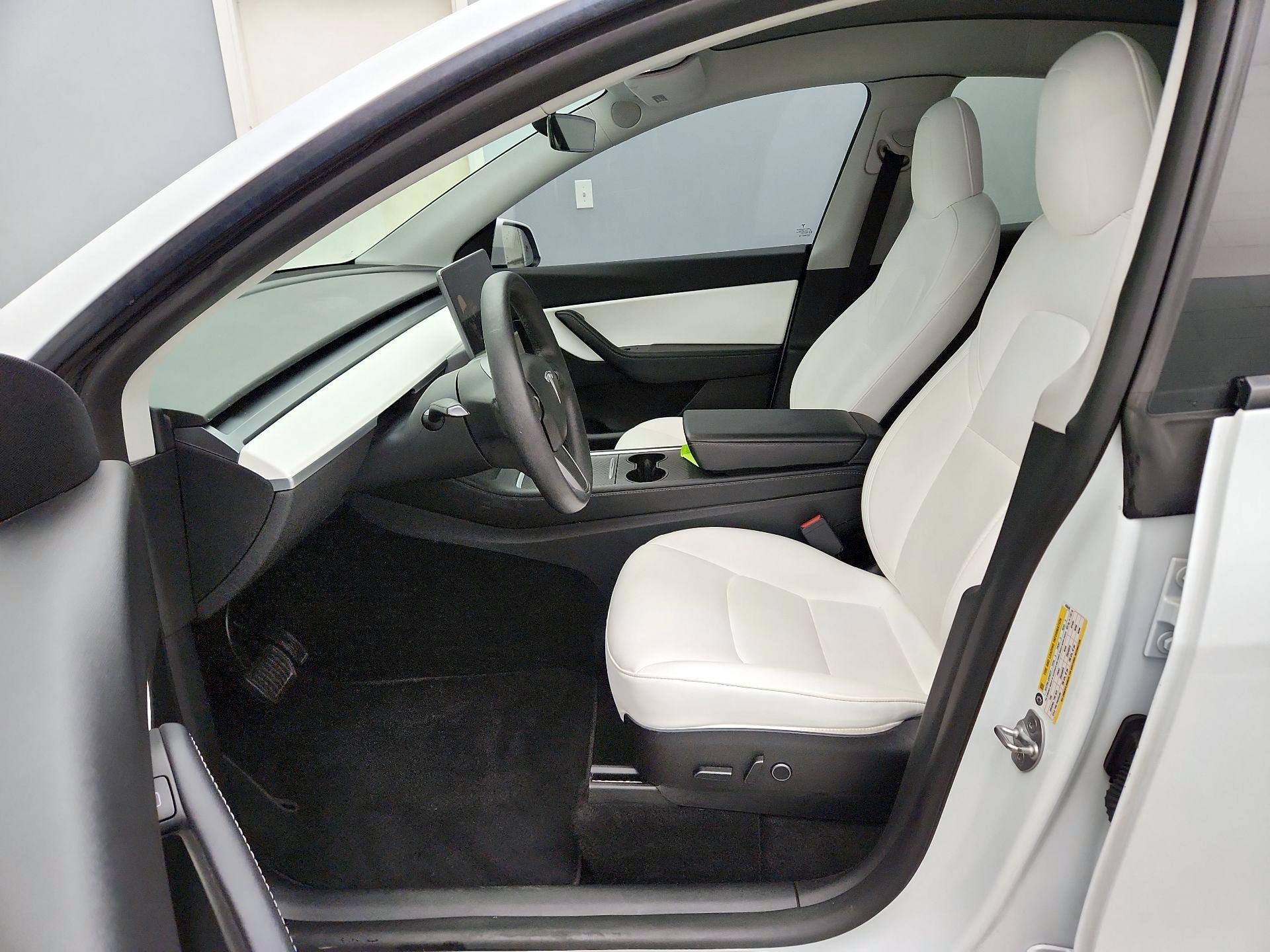 Thumbnail: 2022 Tesla Model Y - 11