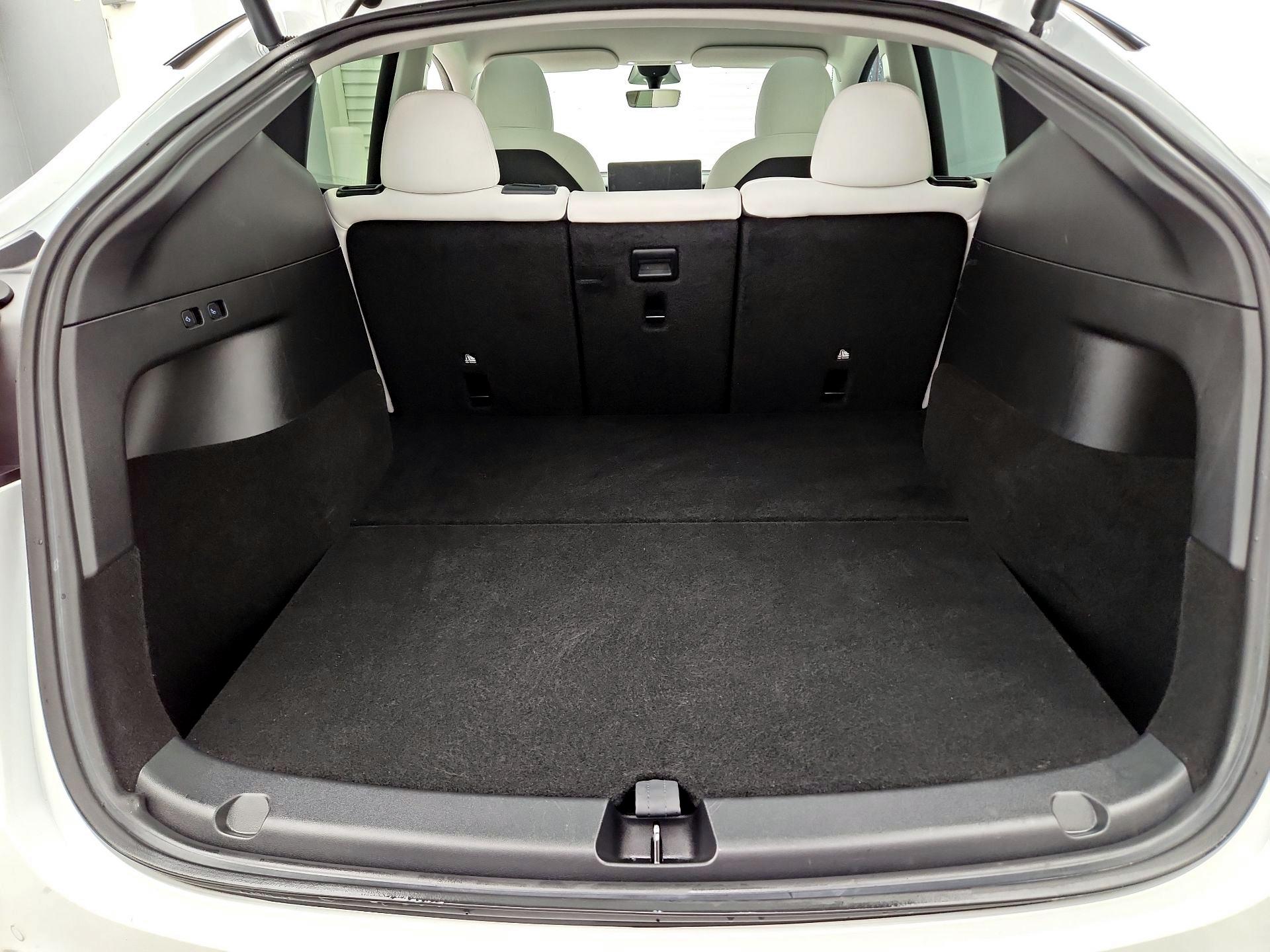 Thumbnail: 2022 Tesla Model Y - 19