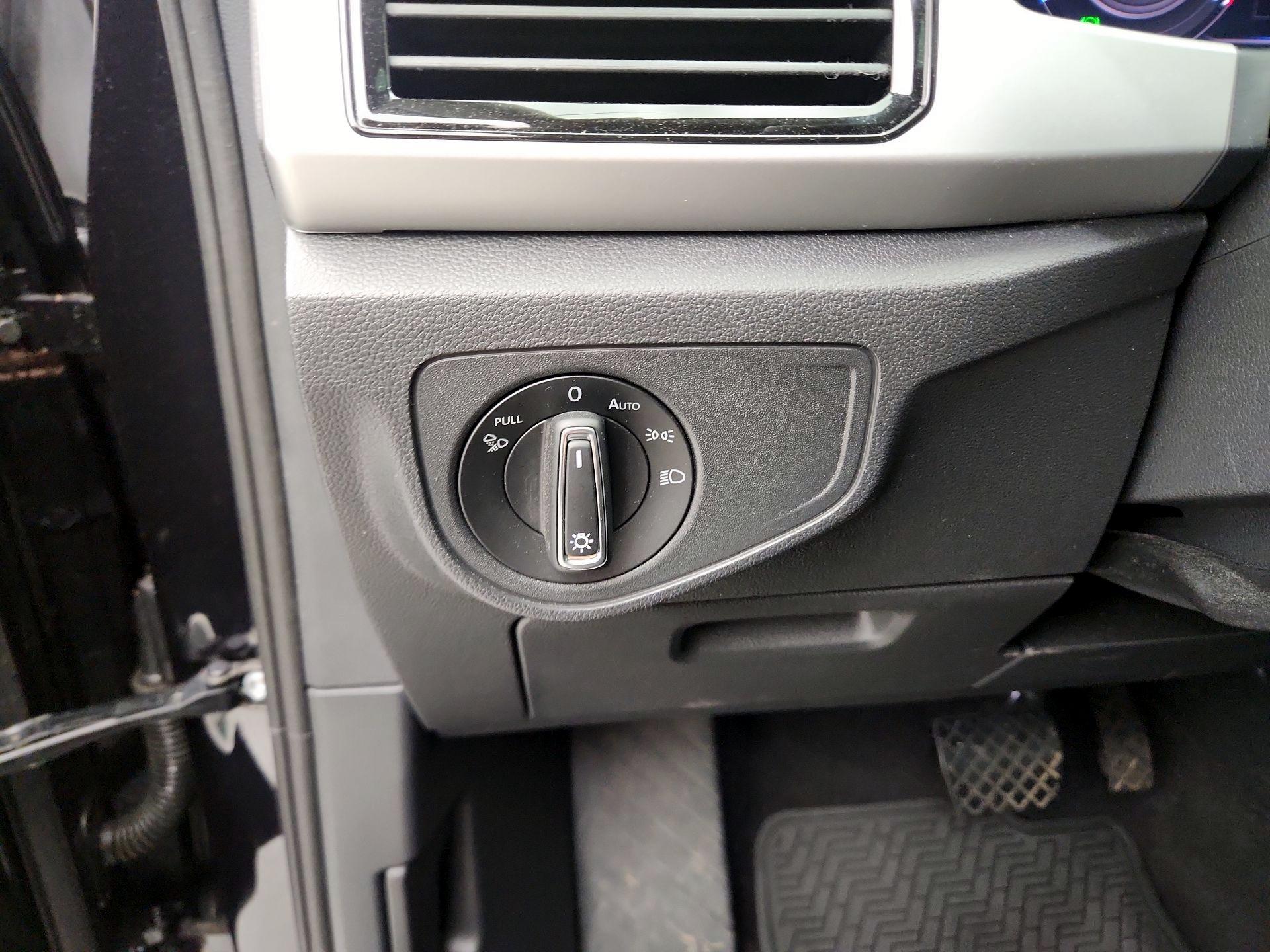 Thumbnail: 2023 Volkswagen Atlas - 13