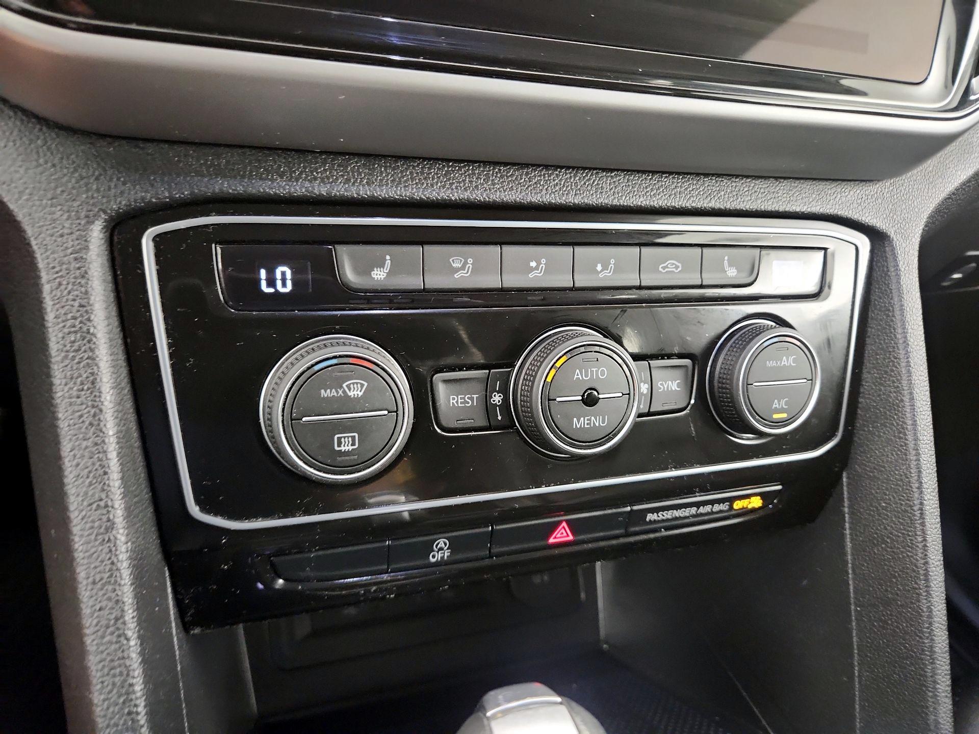 Thumbnail: 2023 Volkswagen Atlas - 16