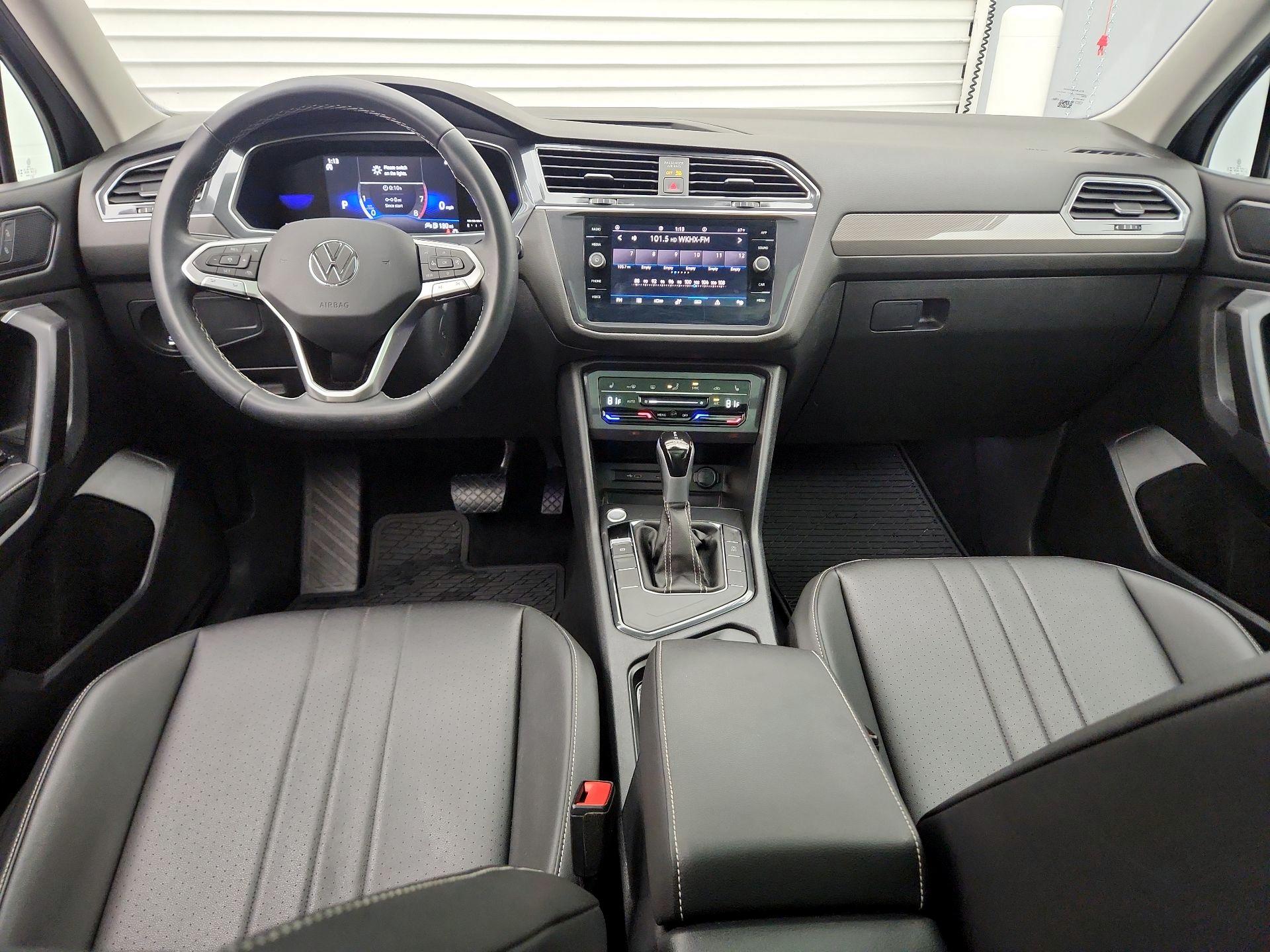 Thumbnail: 2023 Volkswagen Tiguan - 9