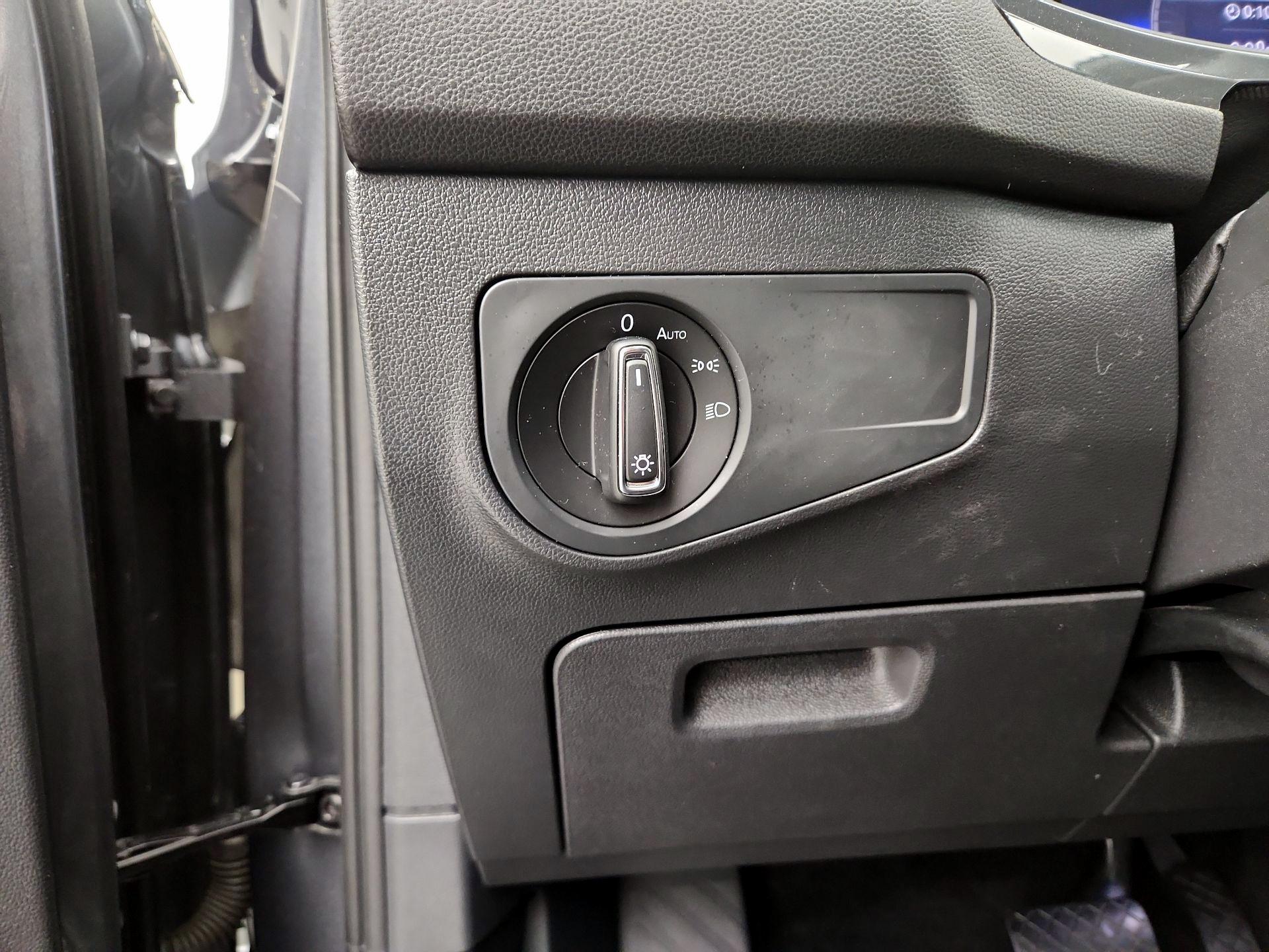 Thumbnail: 2023 Volkswagen Tiguan - 13