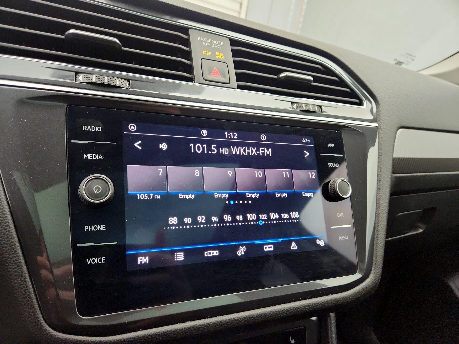 Thumbnail: 2023 Volkswagen Tiguan - 15