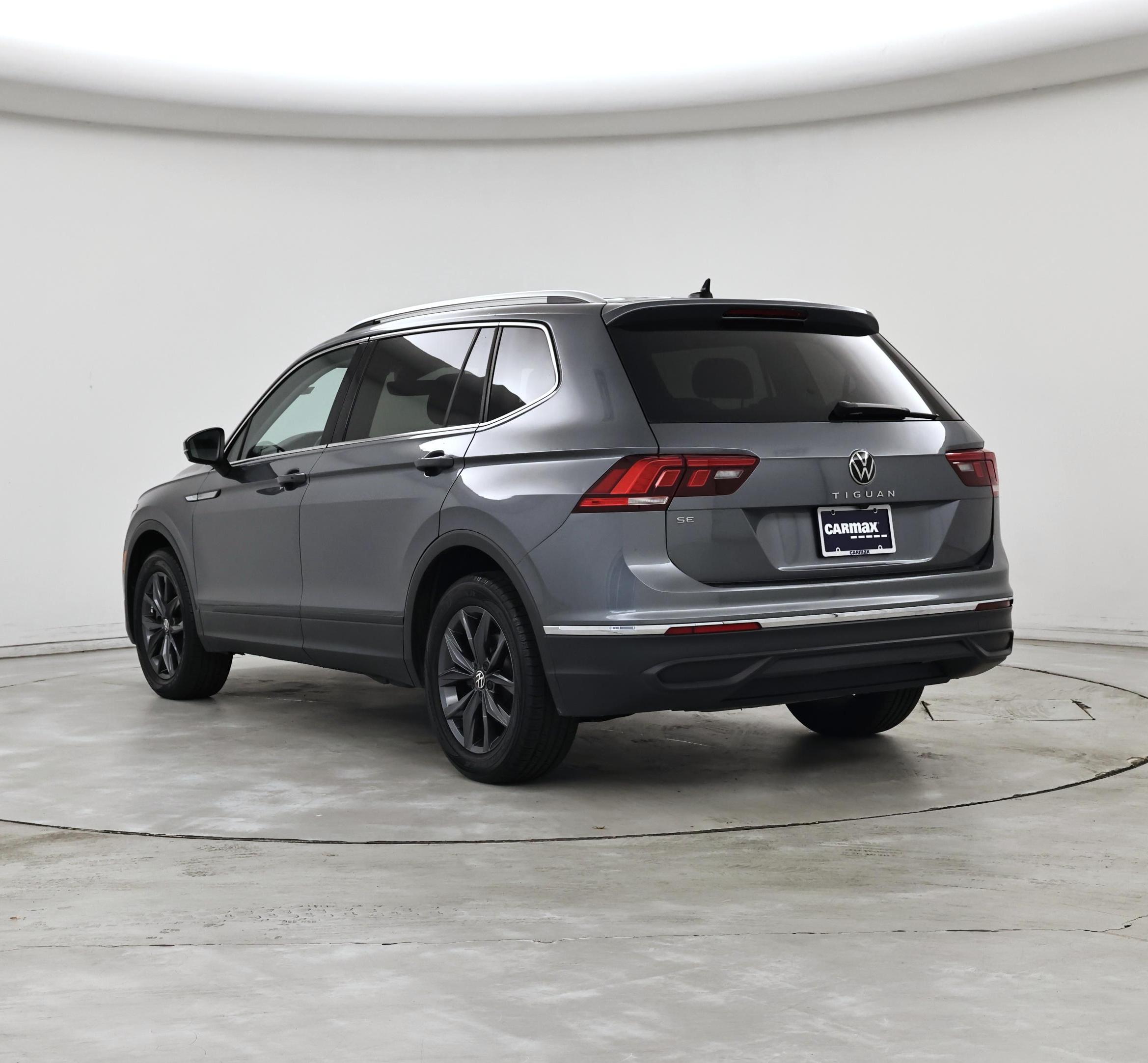 Thumbnail: 2023 Volkswagen Tiguan - 2