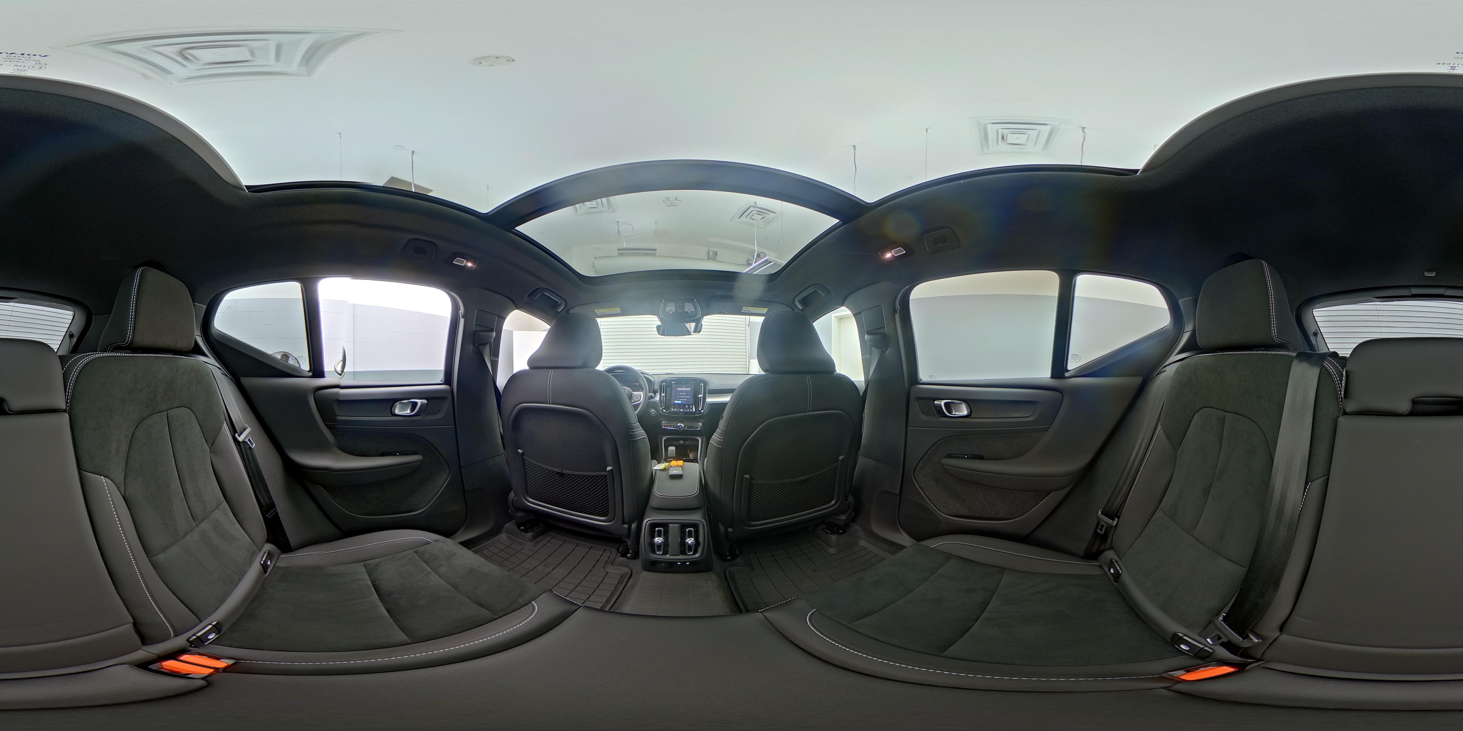 2026 Volvo XC40 Ultra Black Edition - Photo 25