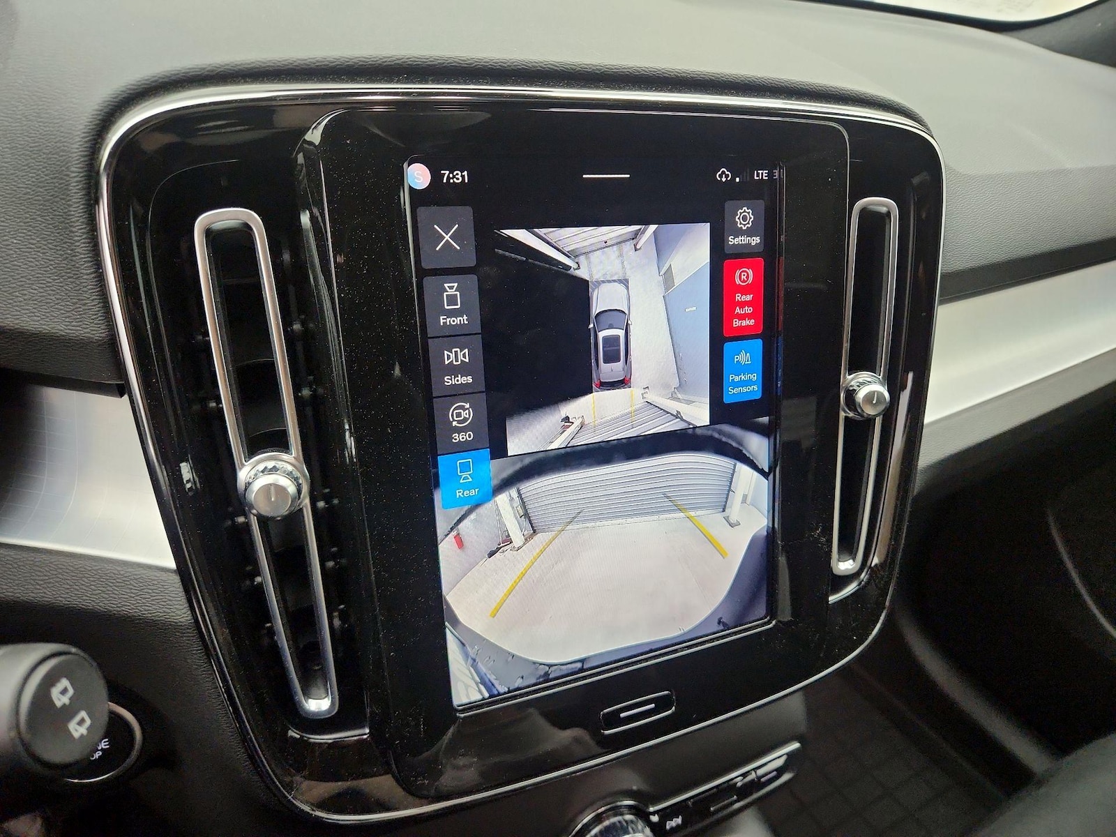 2026 Volvo XC40 Ultra Black Edition - Photo 15
