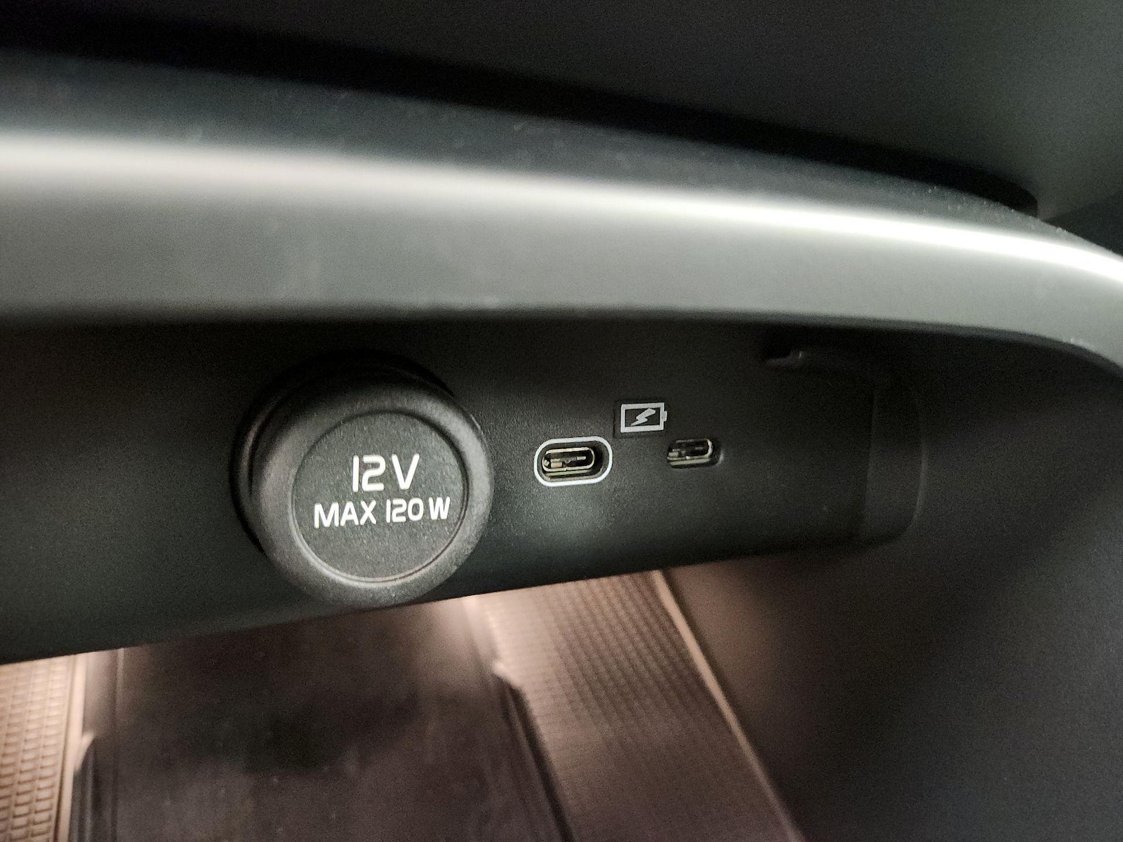 2026 Volvo XC40 Ultra Black Edition - Photo 19