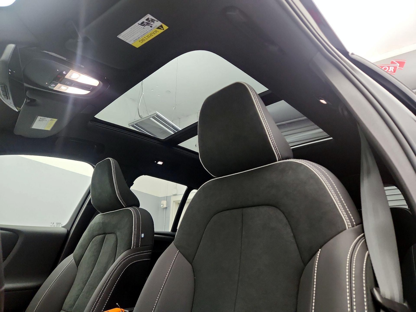 2026 Volvo XC40 Ultra Black Edition - Photo 20