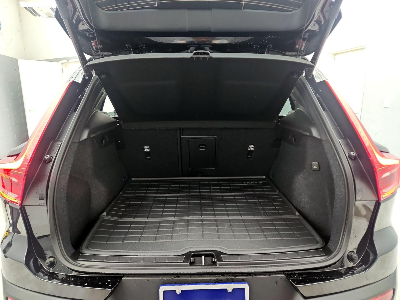 2026 Volvo XC40 Ultra Black Edition - Photo 21